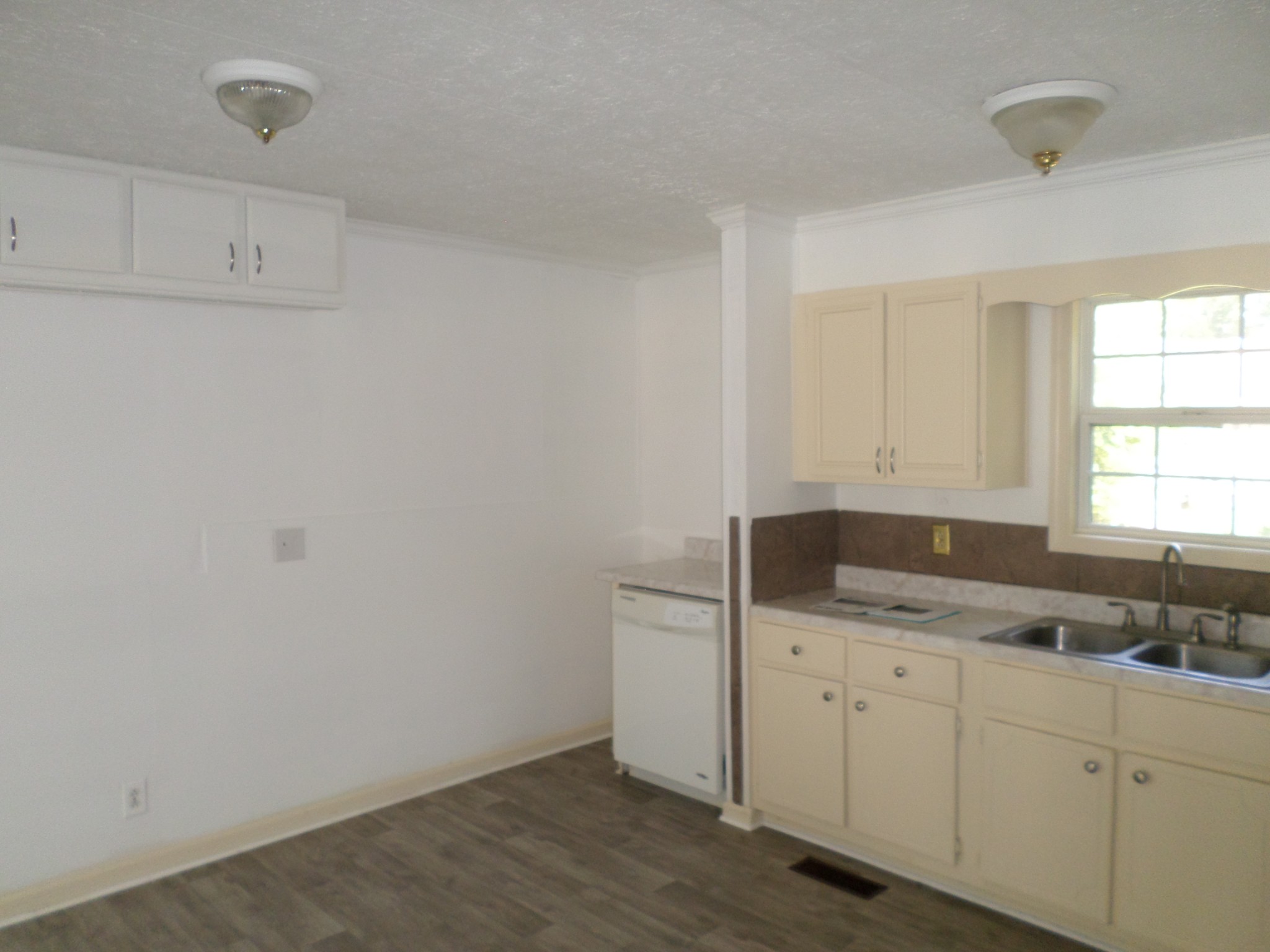 200 Cross St Property Photo 9
