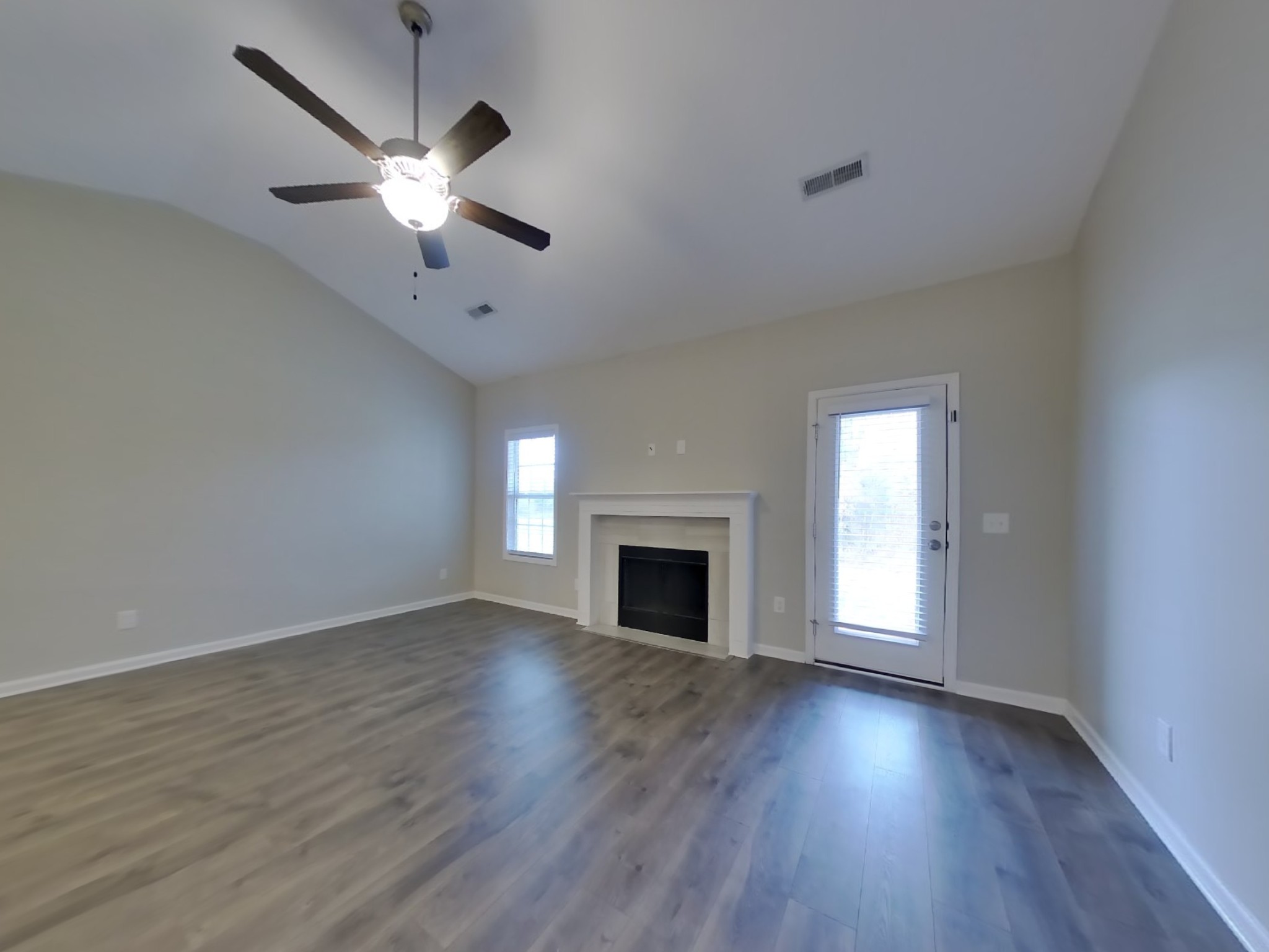 825 Ellyson Dr Property Photo 2