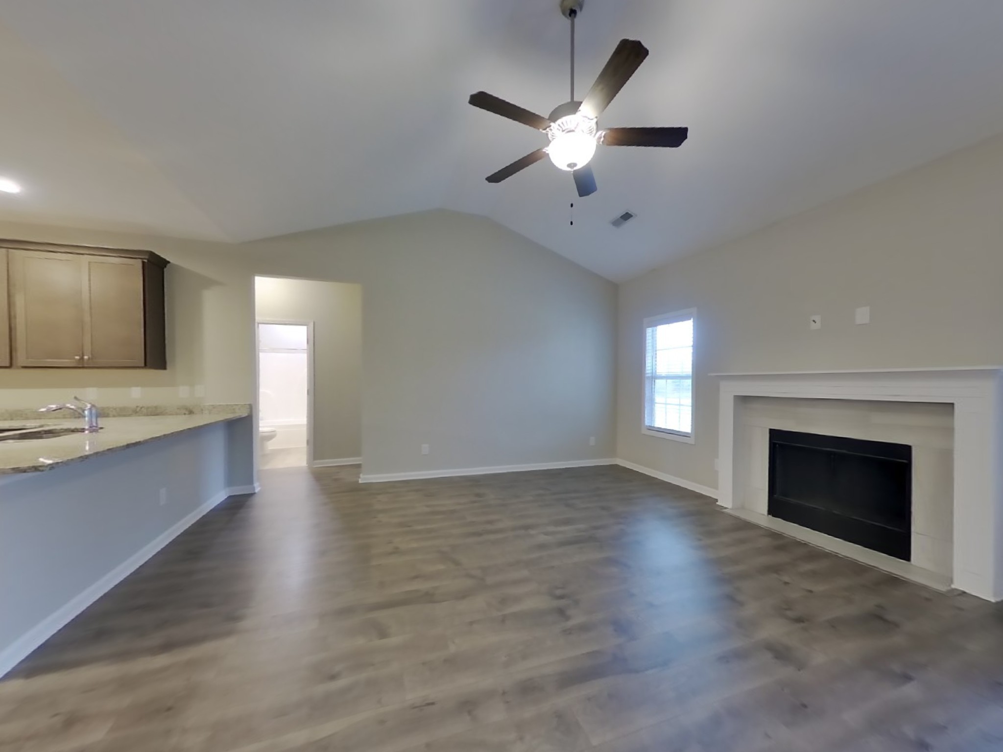 825 Ellyson Dr Property Photo 4