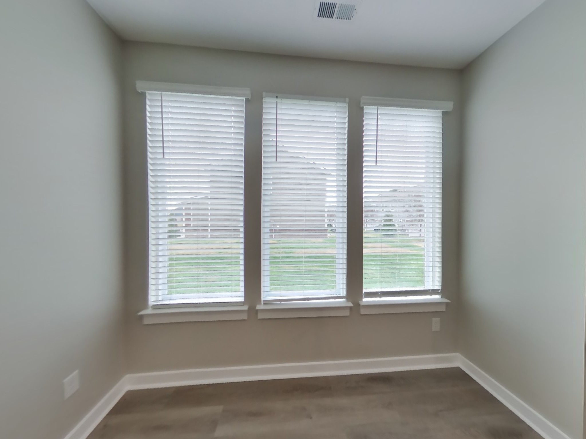 1728 Lannister Ave Property Photo 3