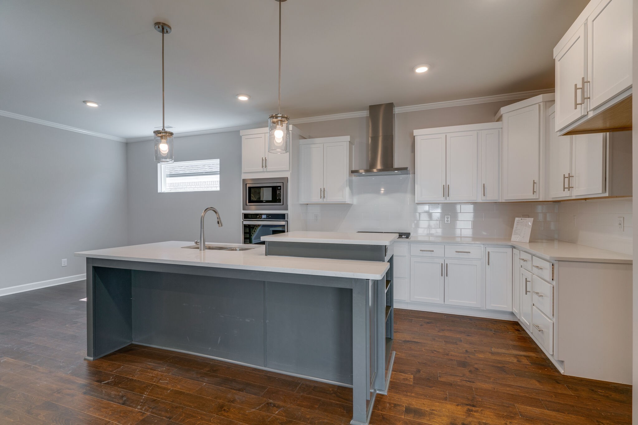 6189 Parkhaven Blvd Property Photo 3