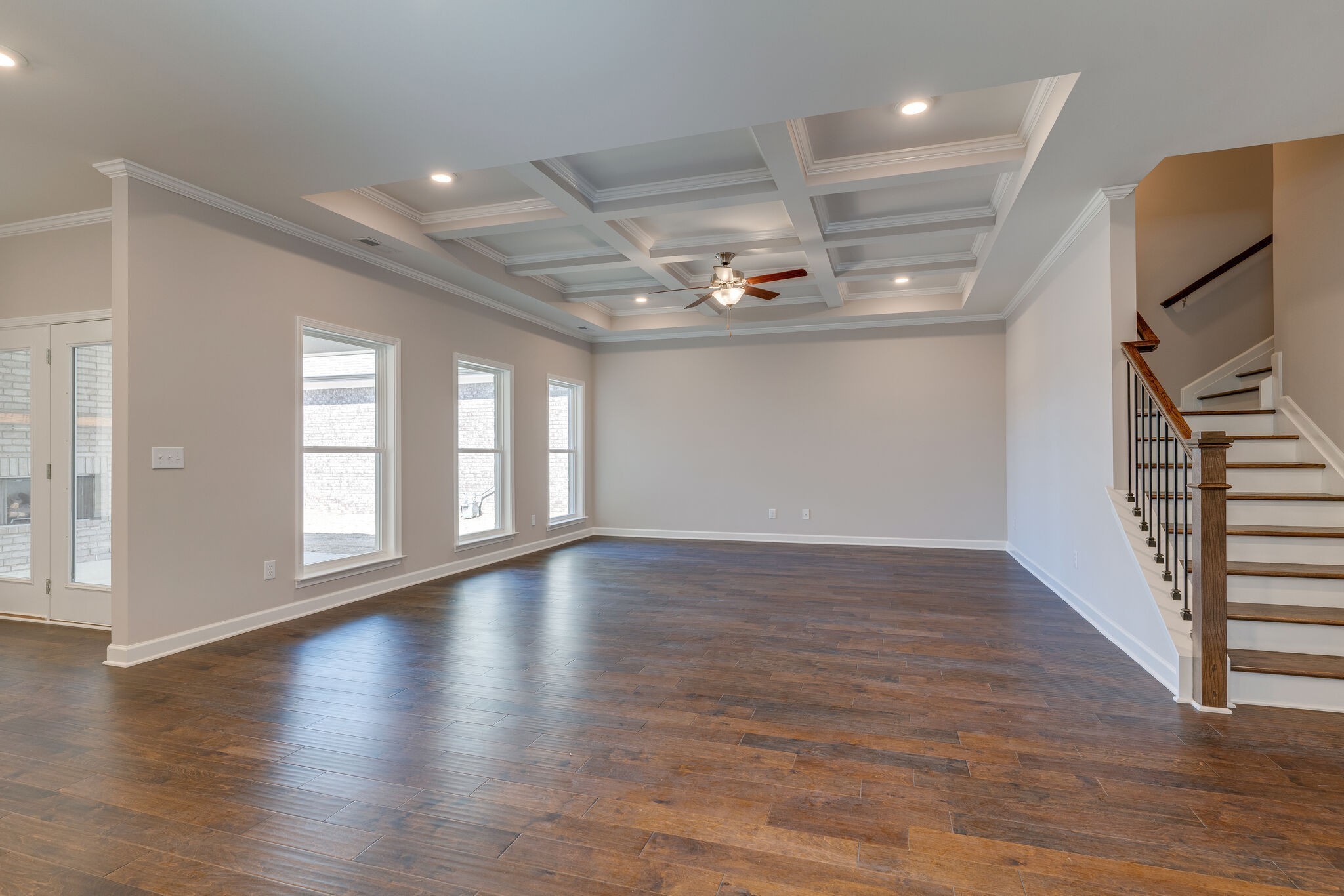 6189 Parkhaven Blvd Property Photo 7