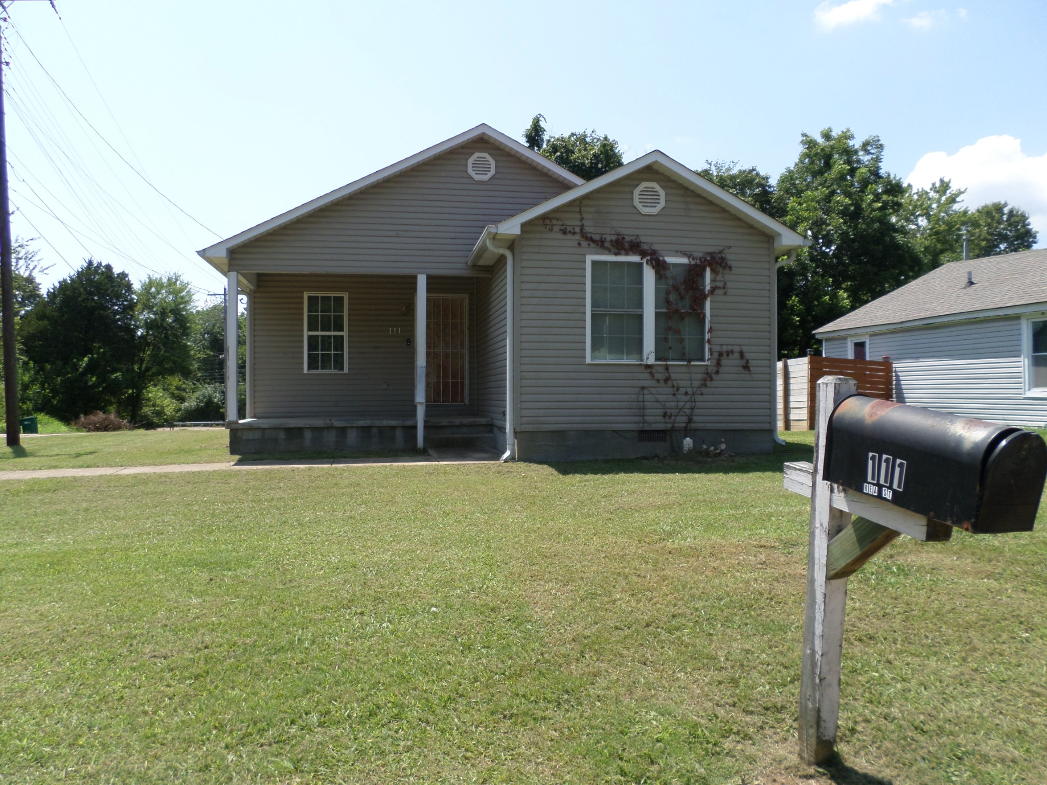 111 Rhea St Property Photo 1