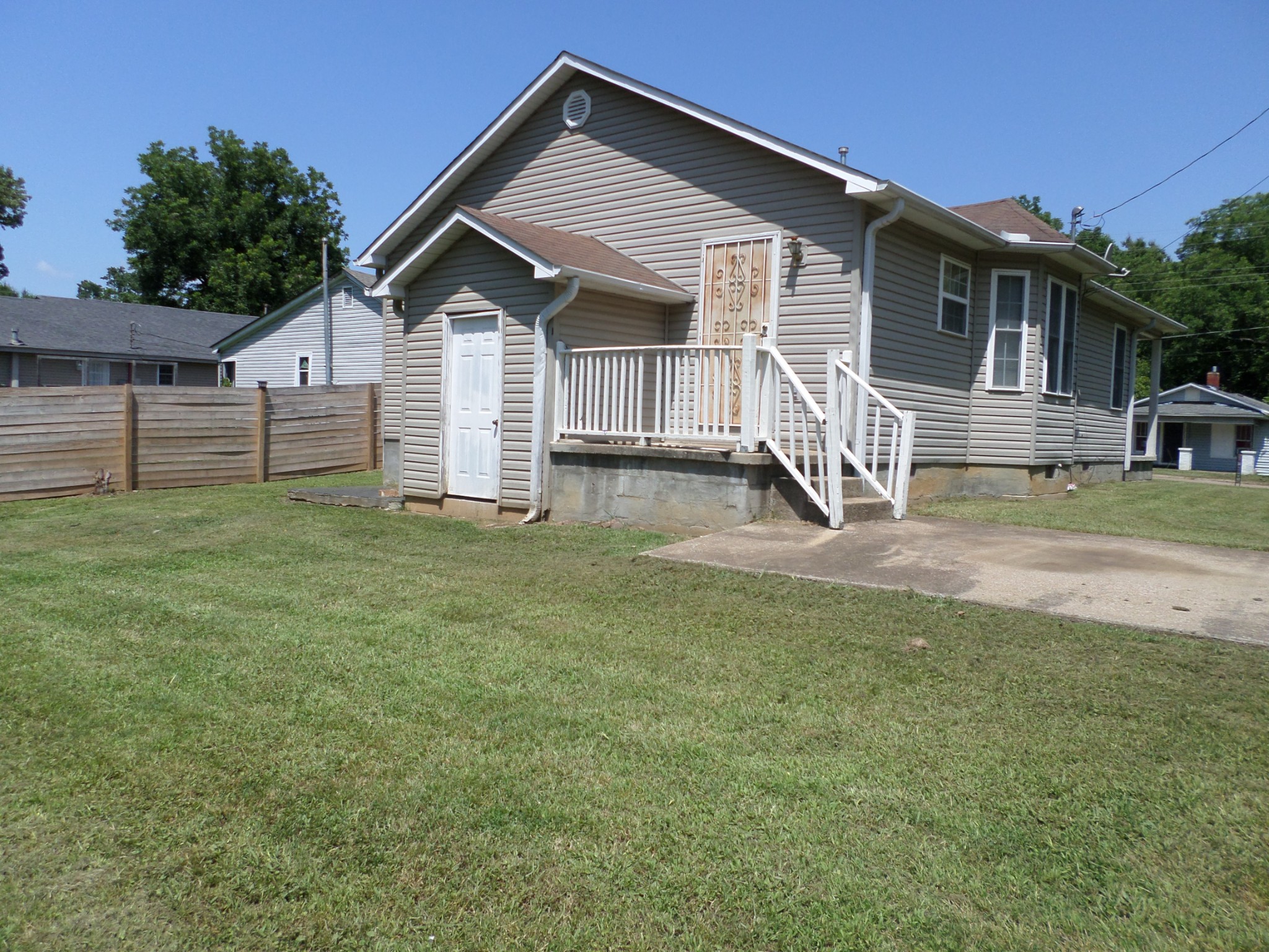 111 Rhea St Property Photo 3