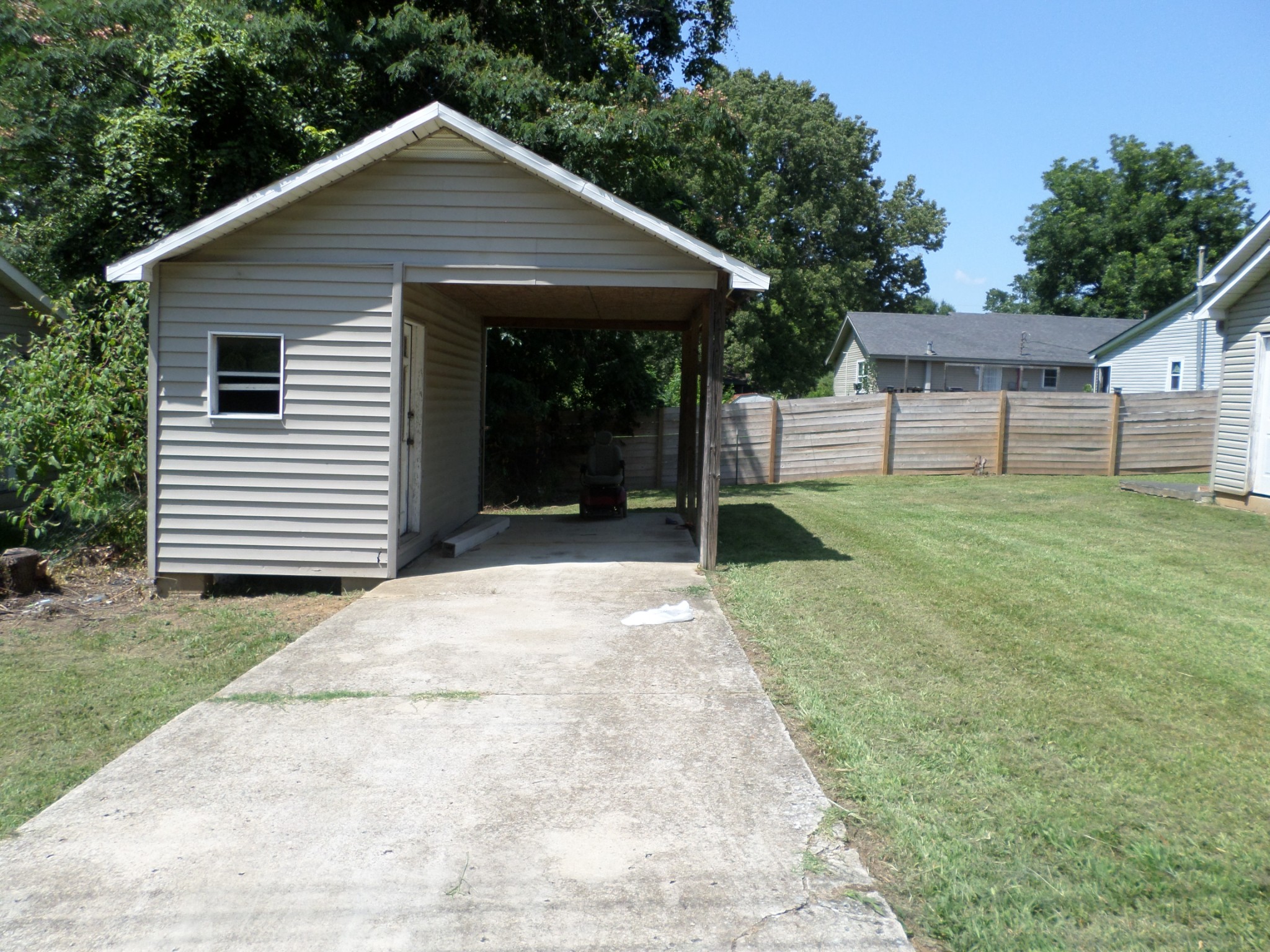 111 Rhea St Property Photo 4