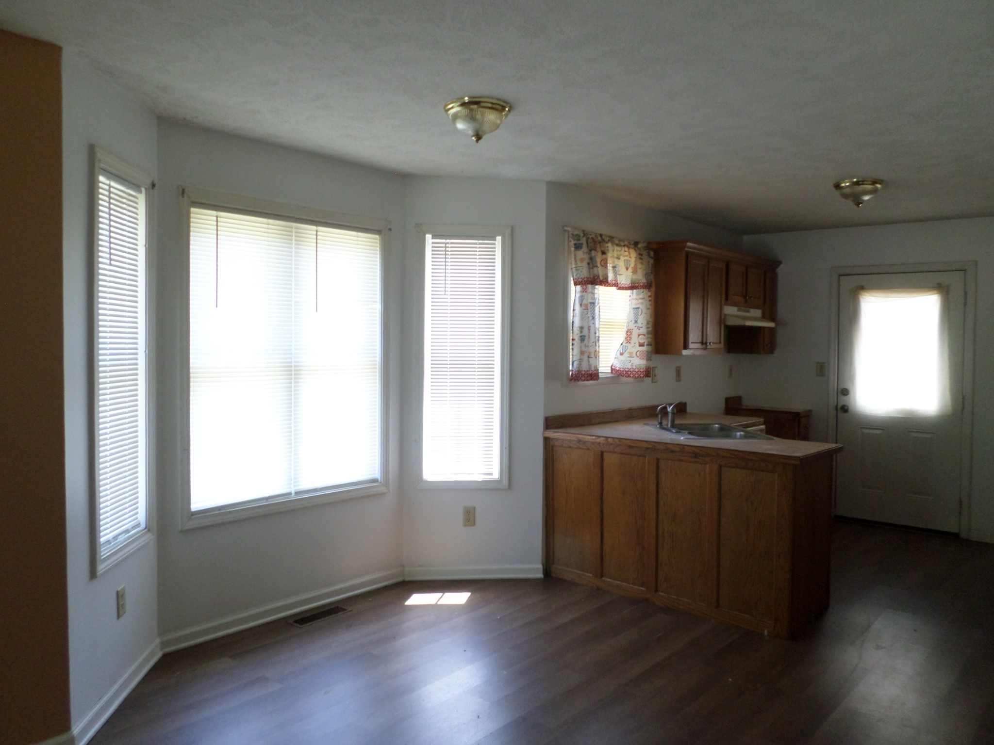 111 Rhea St Property Photo 6