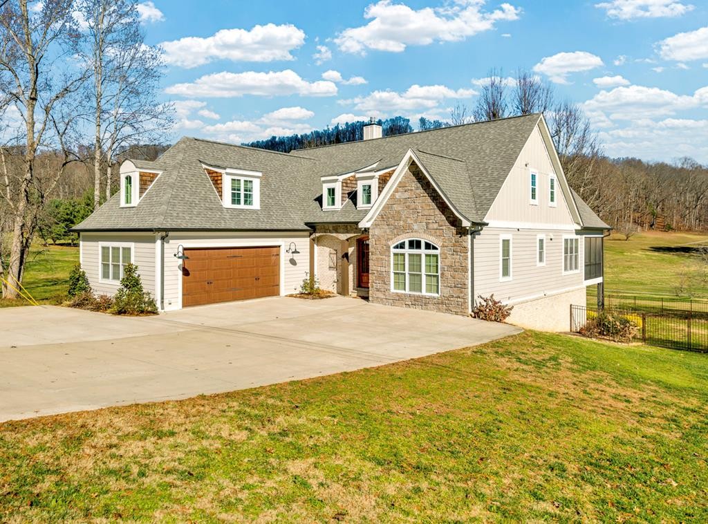 1671 Golf Ln Property Photo 1
