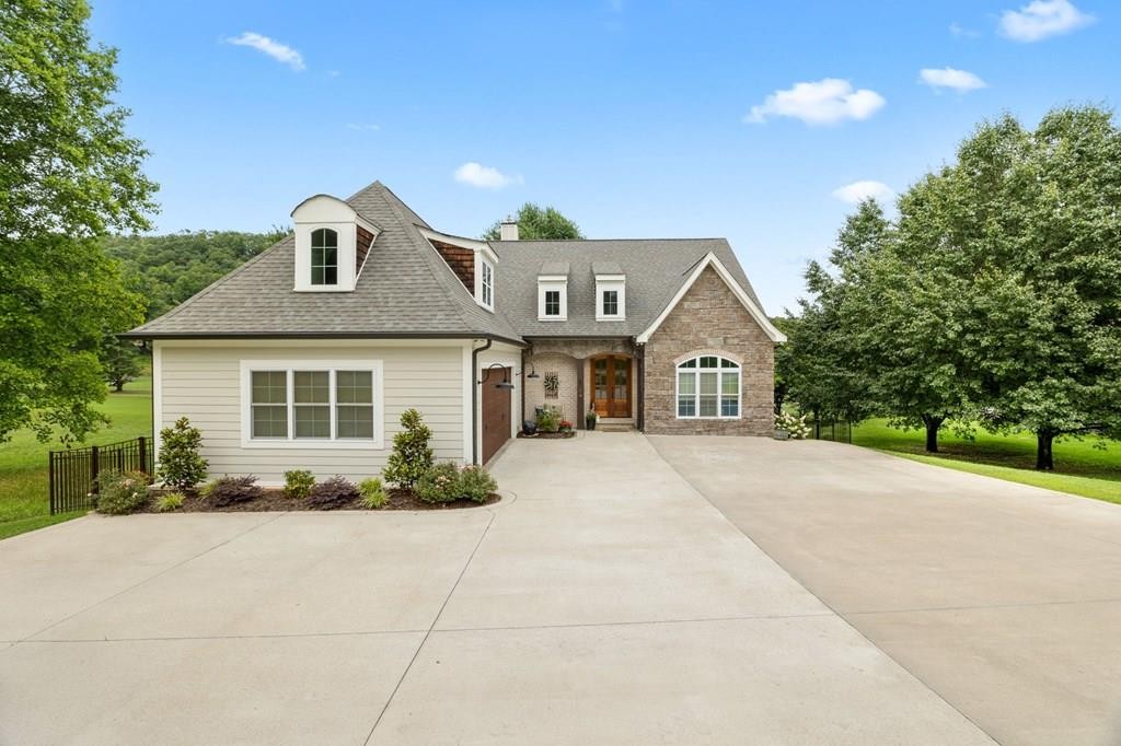 1671 Golf Ln Property Photo 3