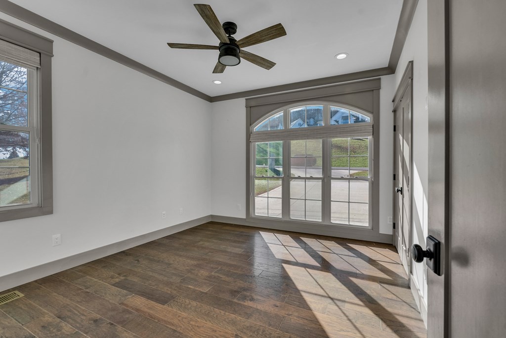 1671 Golf Ln Property Photo 22
