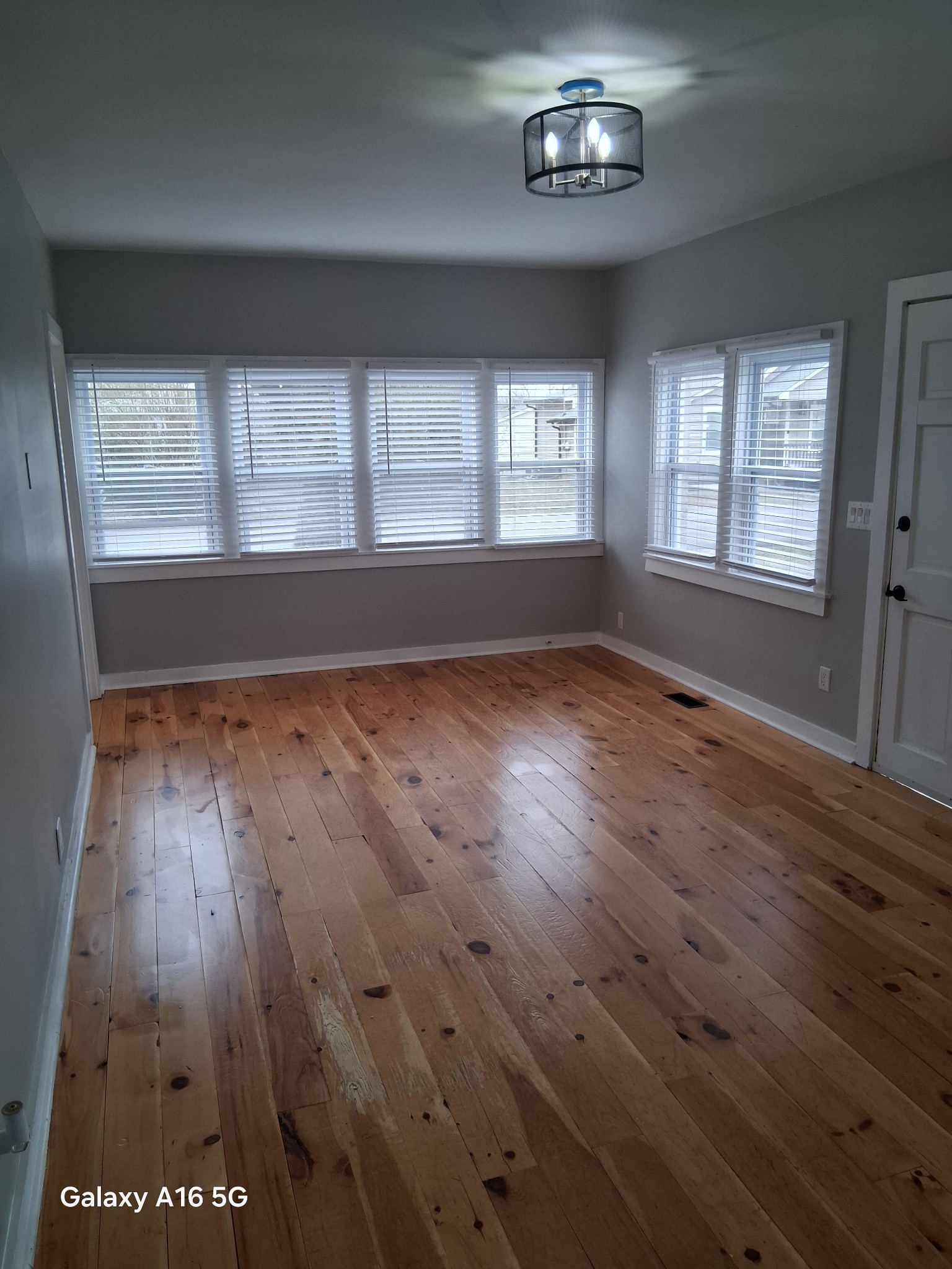 115 Dunn St Property Photo 9