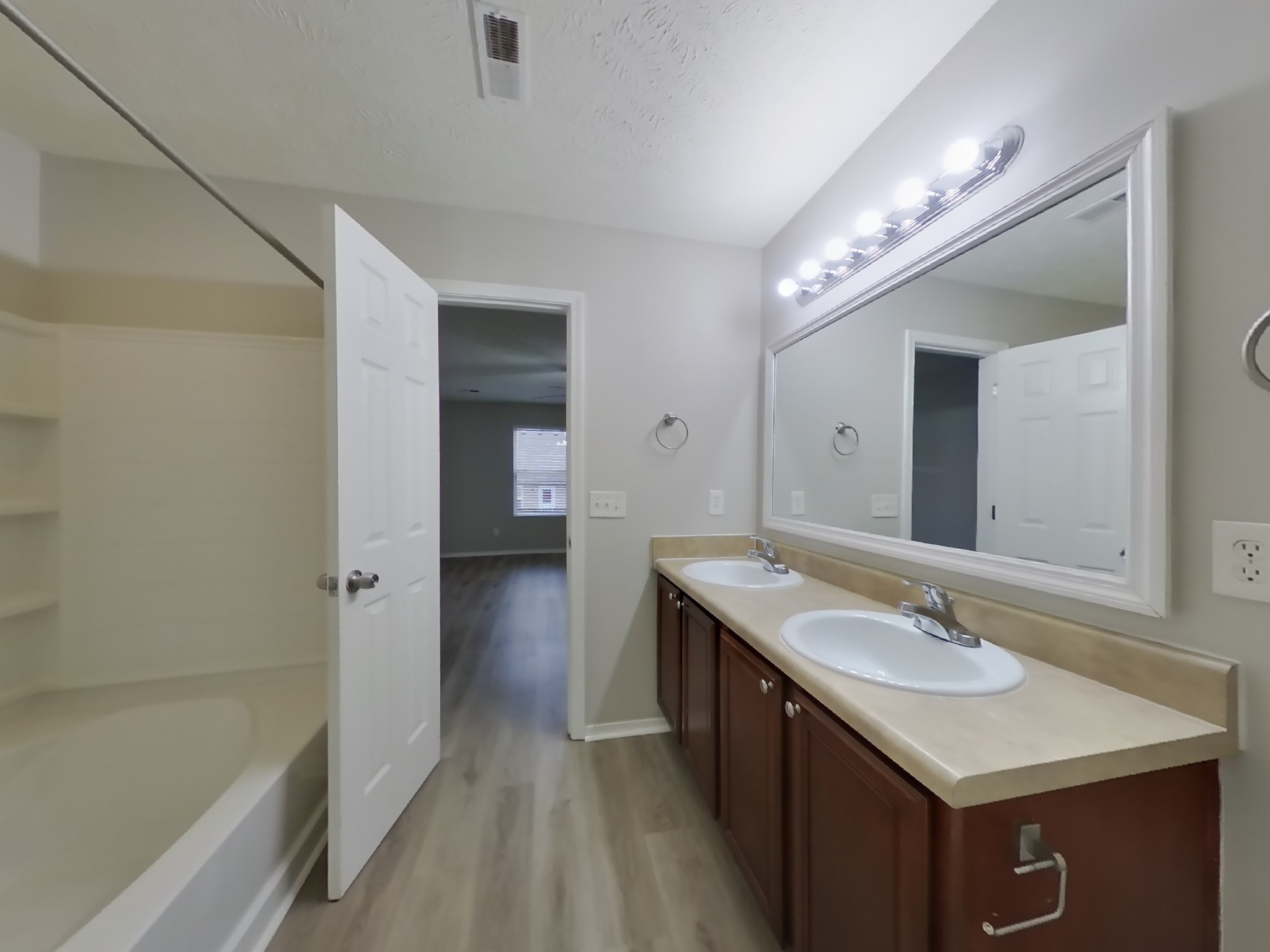 5006 Hancock Cir Property Photo 9