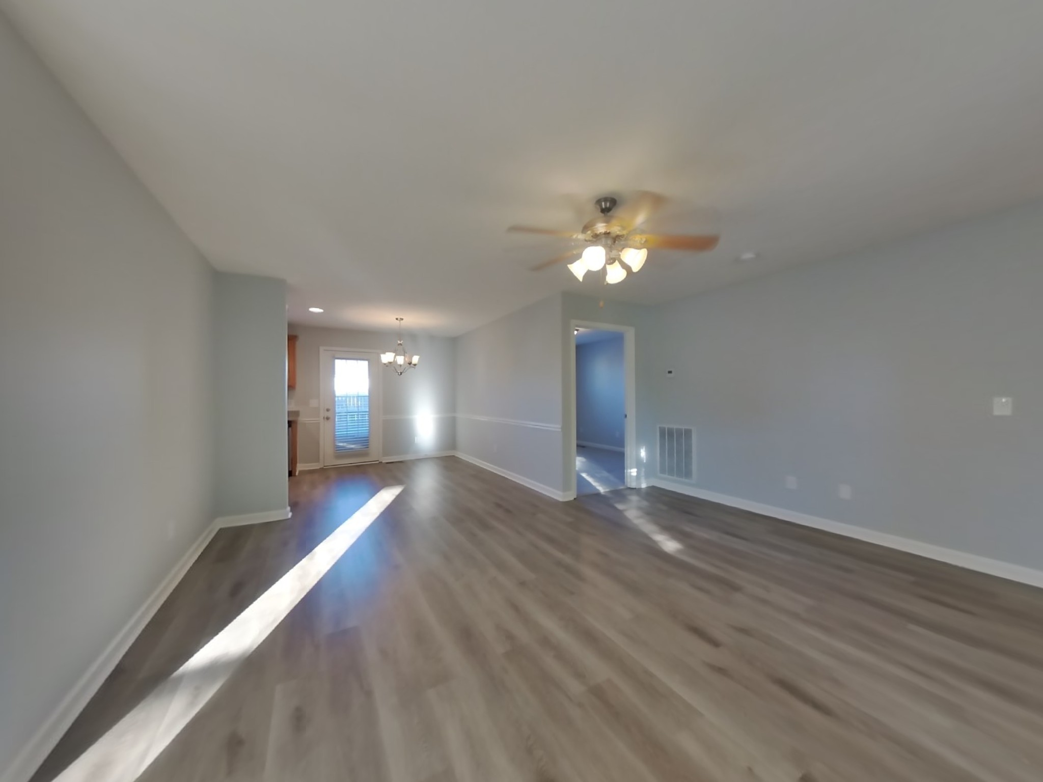 1605 Mary Ct Property Photo 2