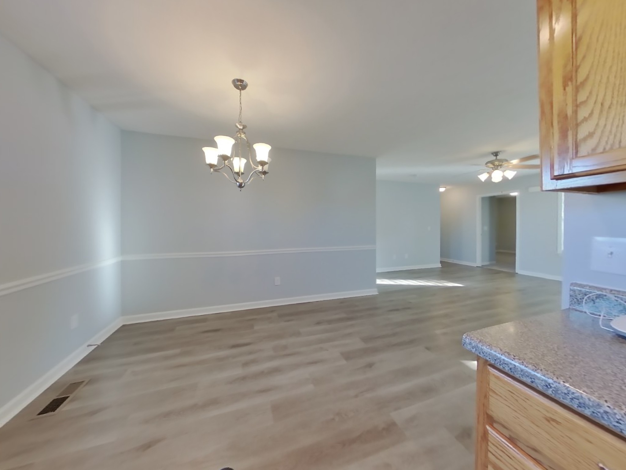 1605 Mary Ct Property Photo 4