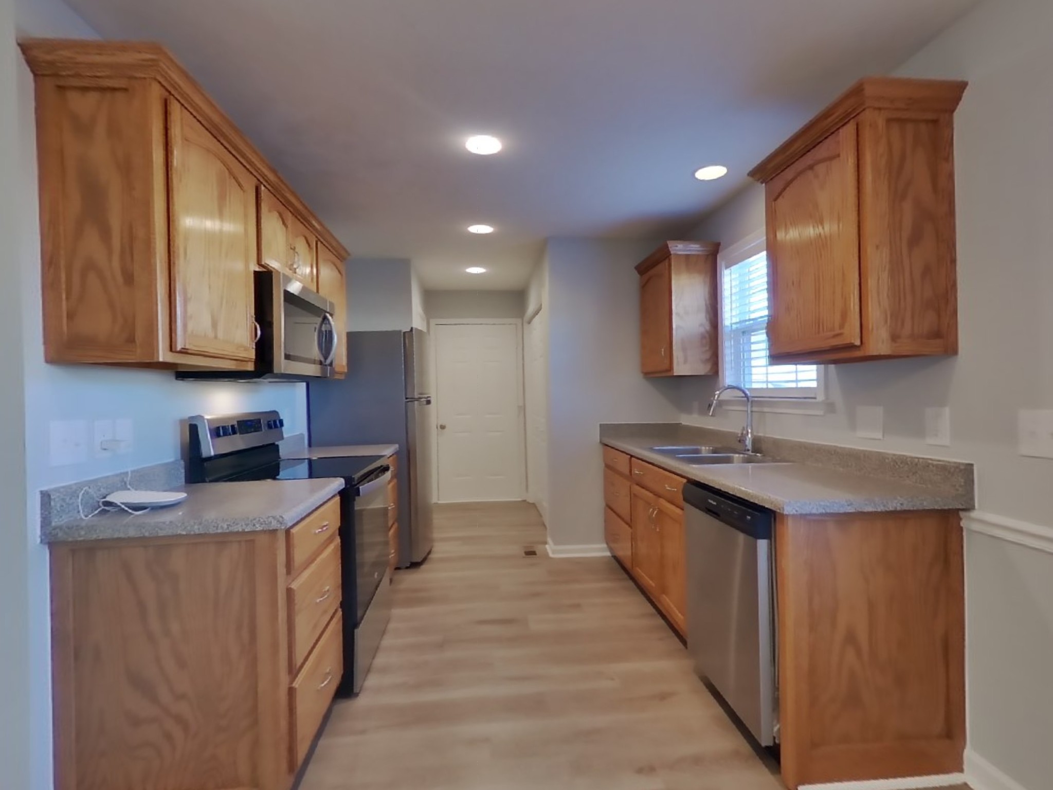 1605 Mary Ct Property Photo 5