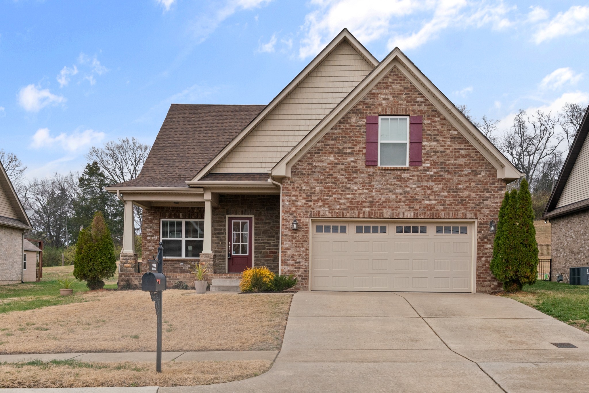 222 Hutch Ct