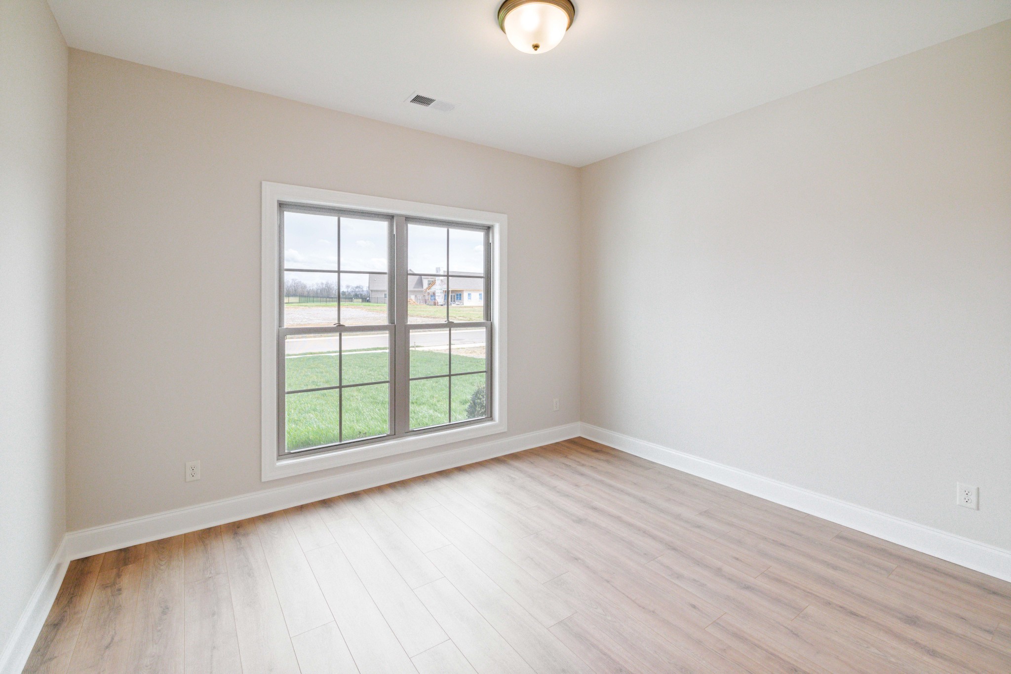 5552 Sinclair St Property Photo 9