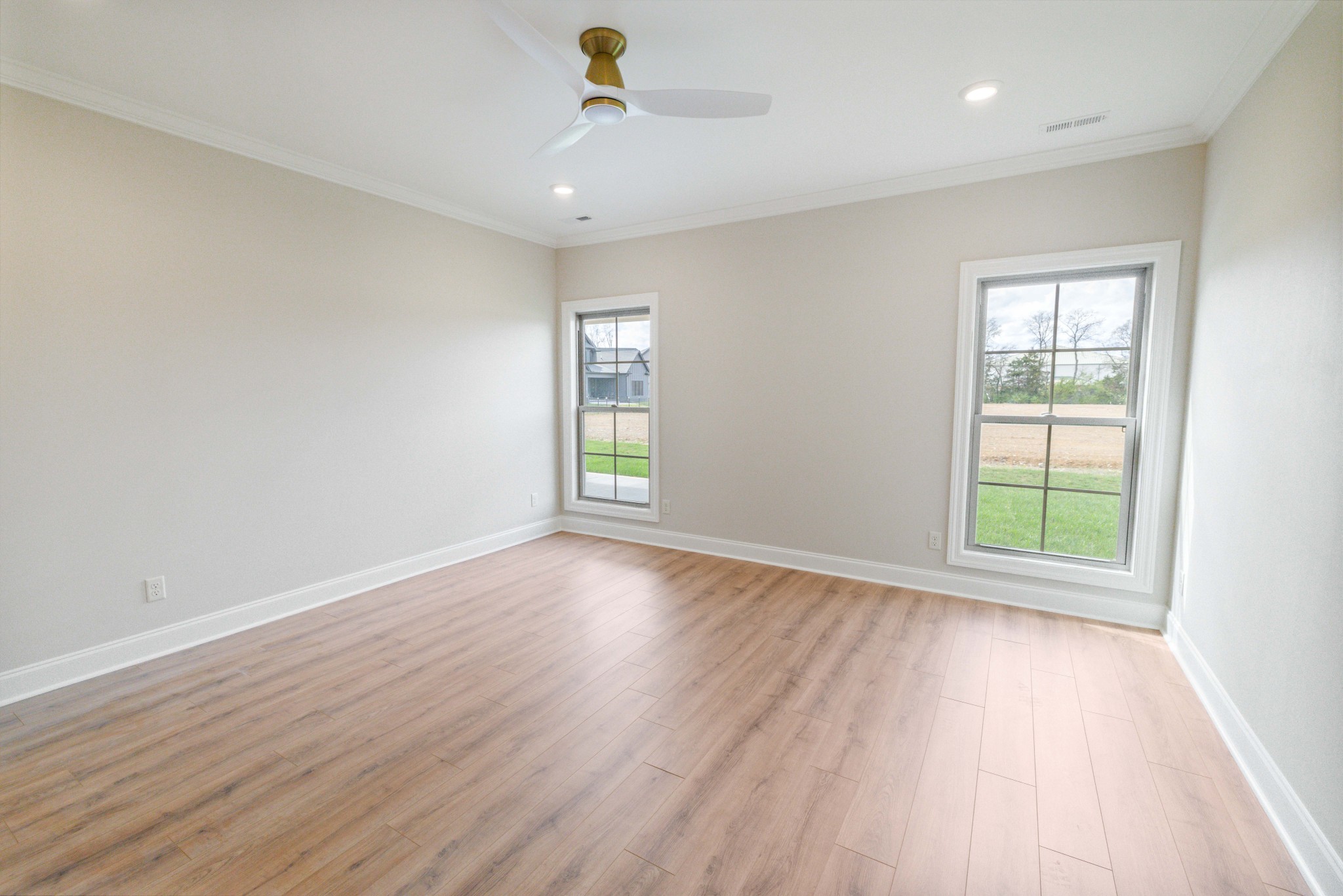 5552 Sinclair St Property Photo 24