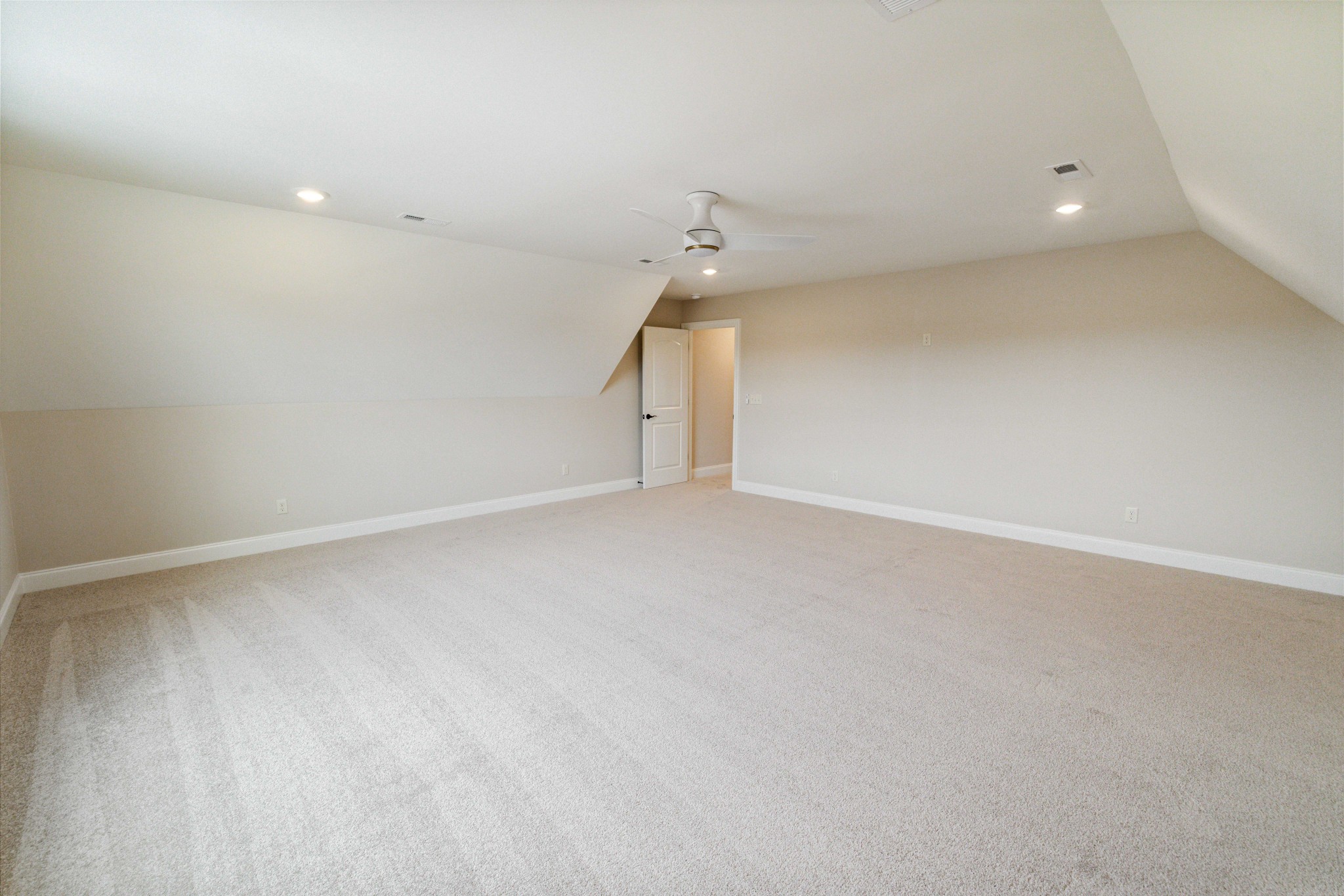 5552 Sinclair St Property Photo 37