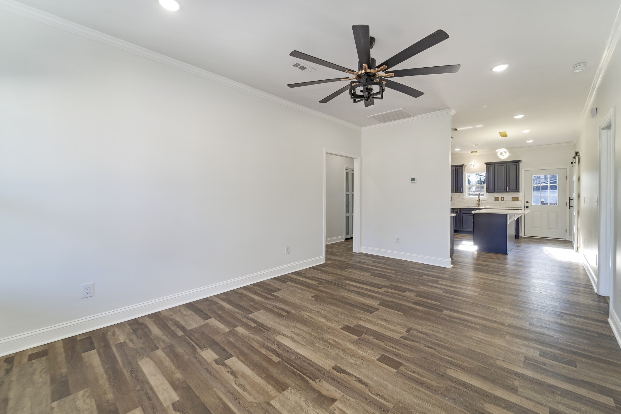 307 Wall St Property Photo 12