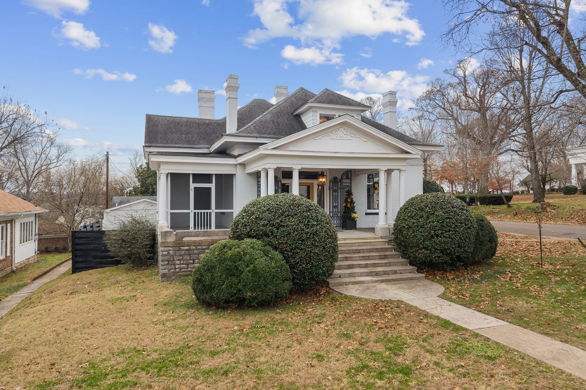 343 Forest St