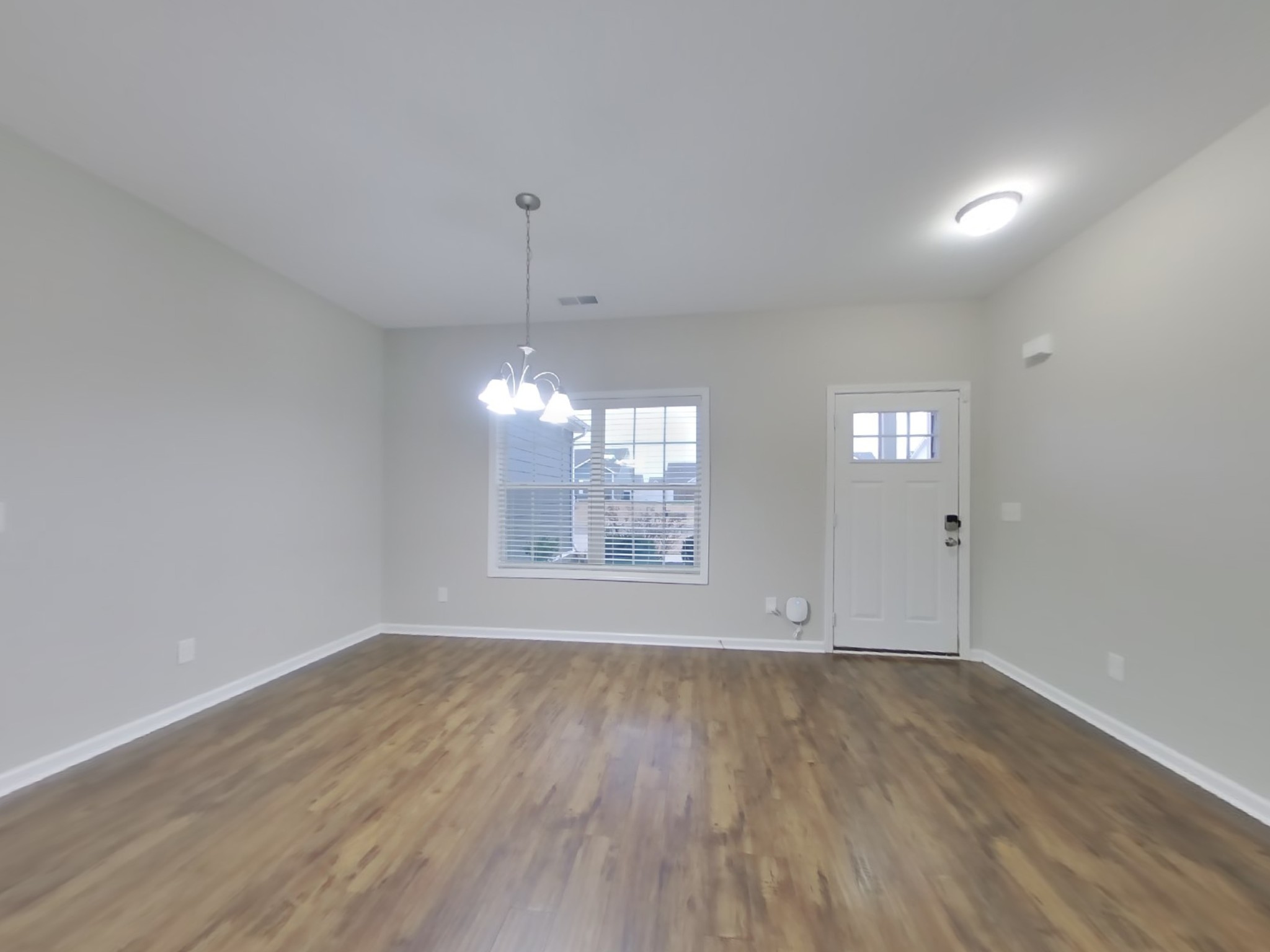 809 Ellyson Dr Property Photo 2