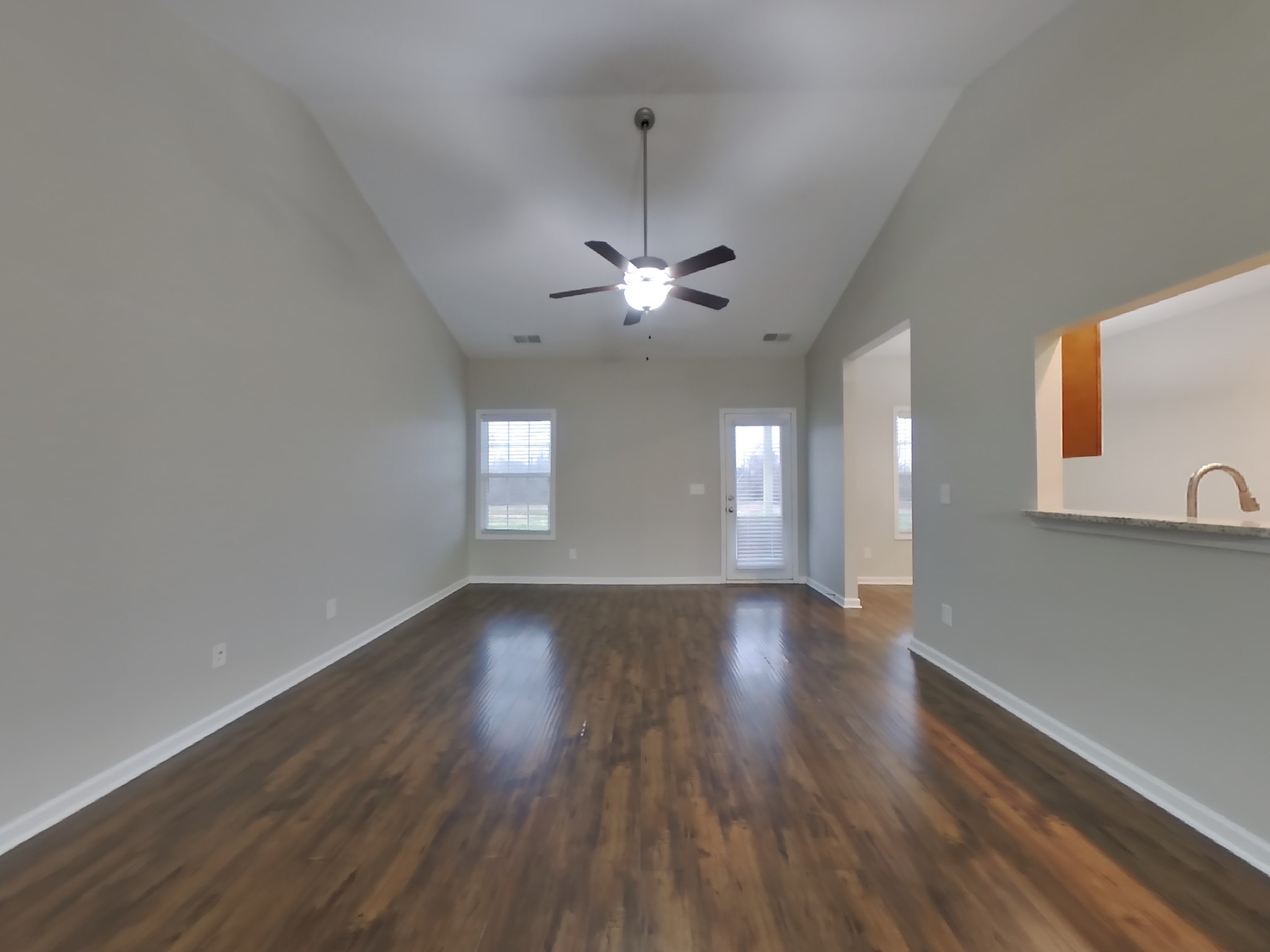 809 Ellyson Dr Property Photo 3