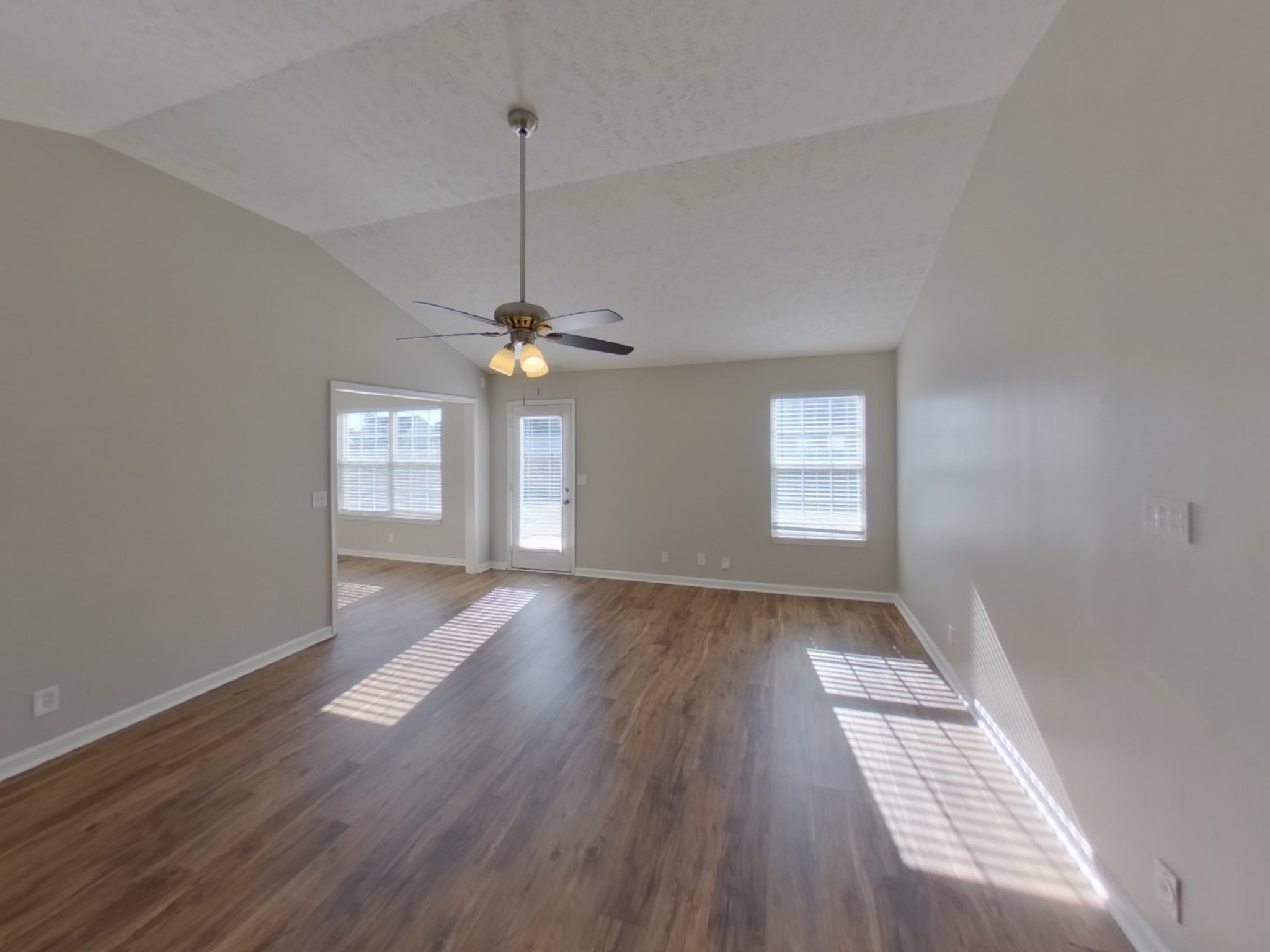 3107 Donard Ct Property Photo 4