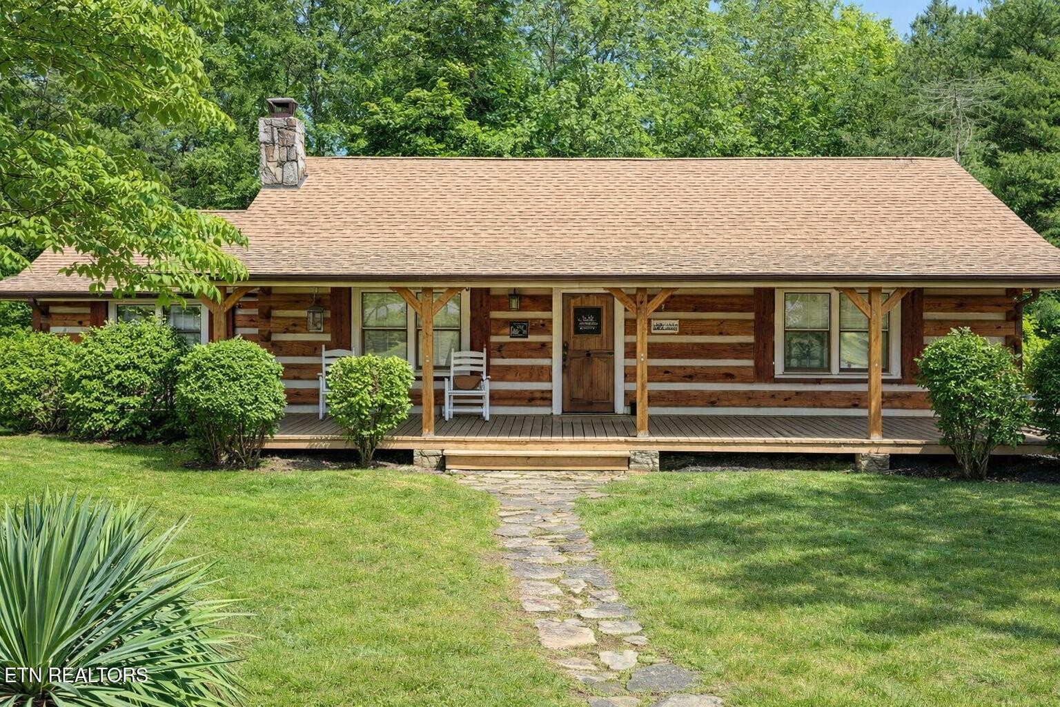 139 Windsor Rd Property Photo 1