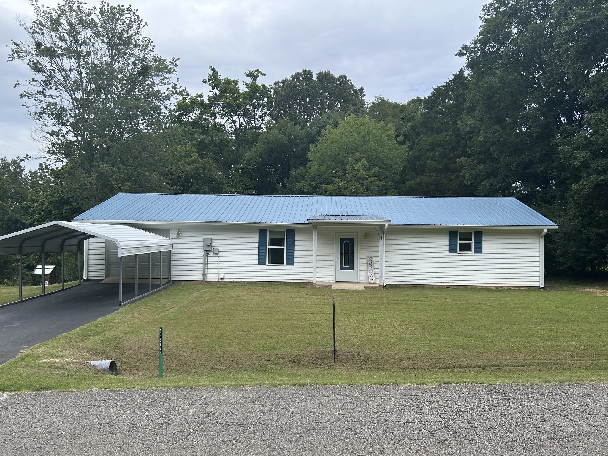 1026 Tom White Rd Property Photo 4