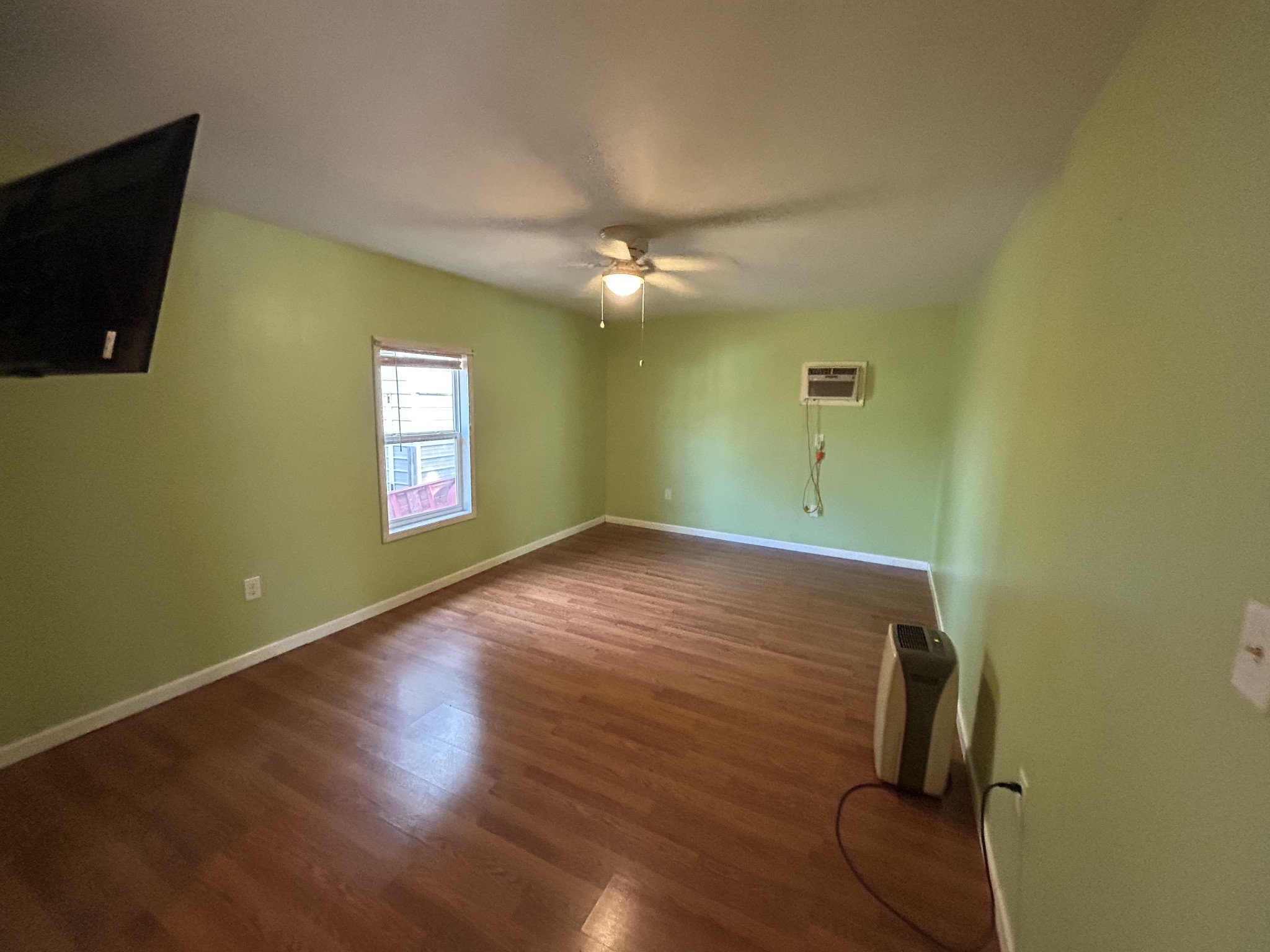 1026 Tom White Rd Property Photo 10