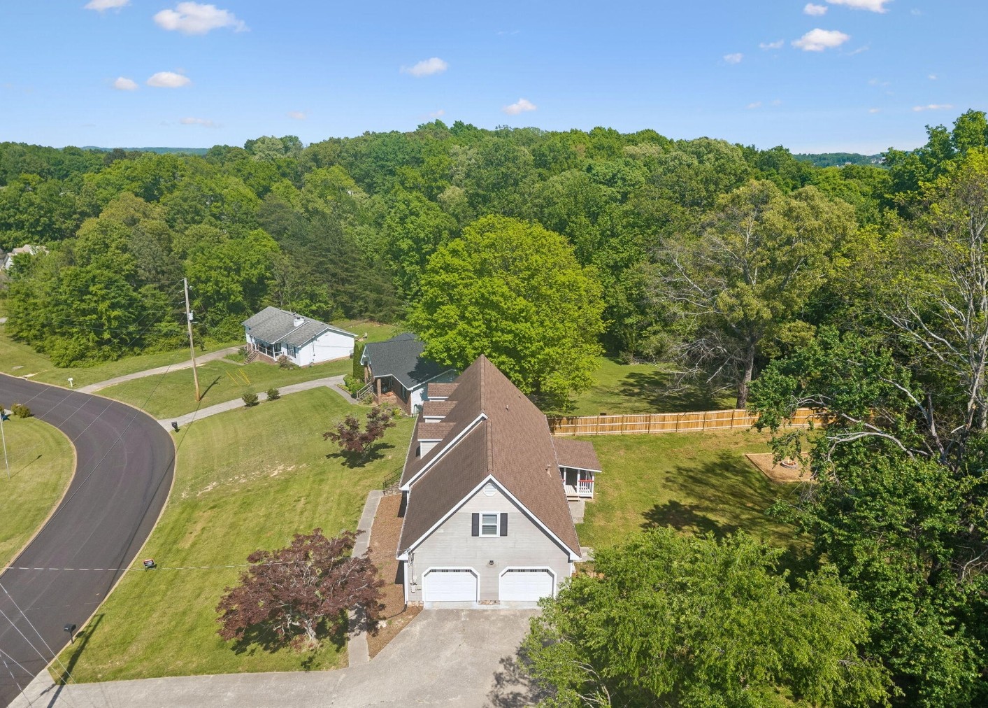 621 Lee Dr Property Photo 4