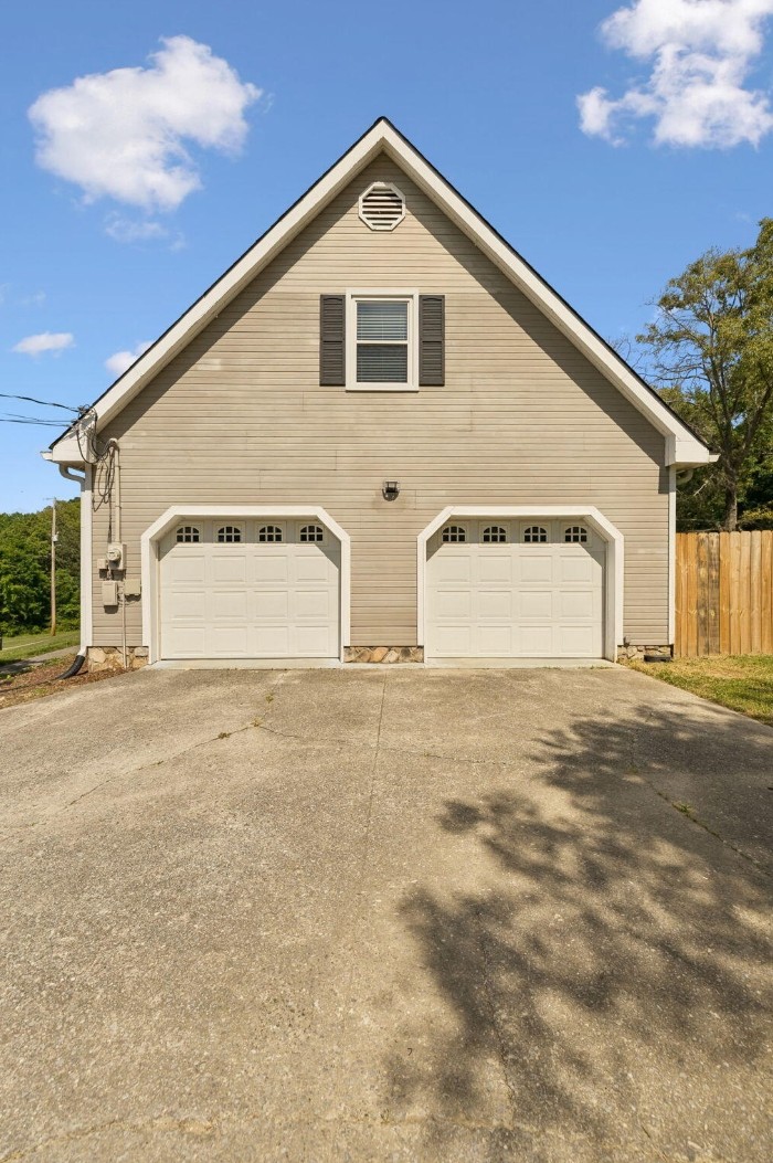 621 Lee Dr Property Photo 28