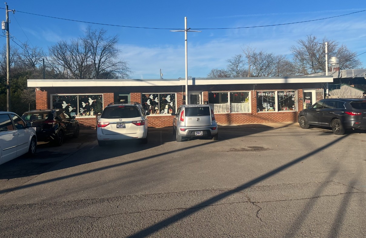 1202 Donelson Ave Property Photo 1
