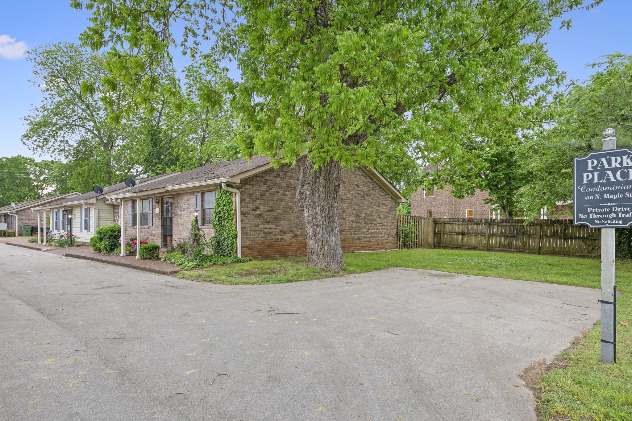 513 N Maple St Property Photo 5