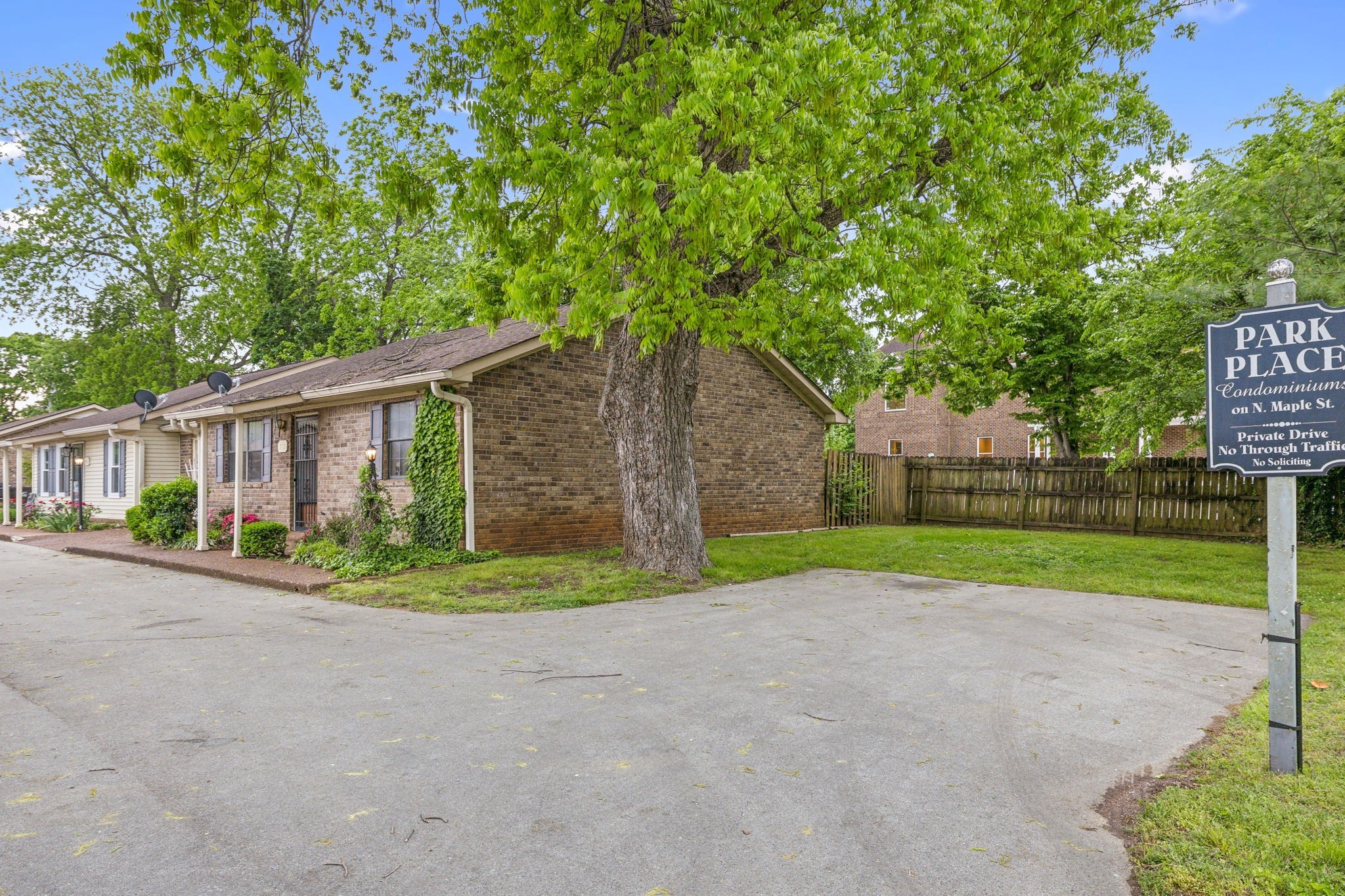 513 N Maple St Property Photo 6