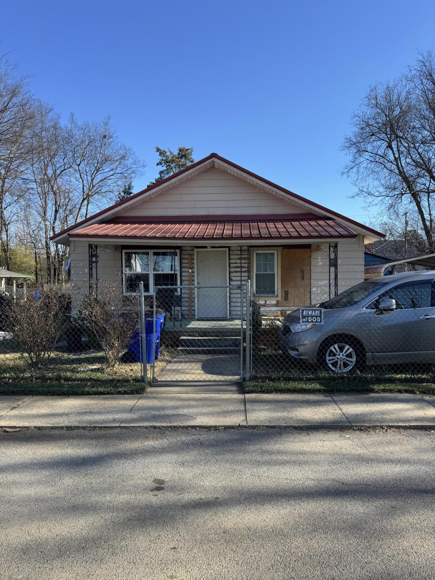 380 4th Street, Ne Property Photo 1