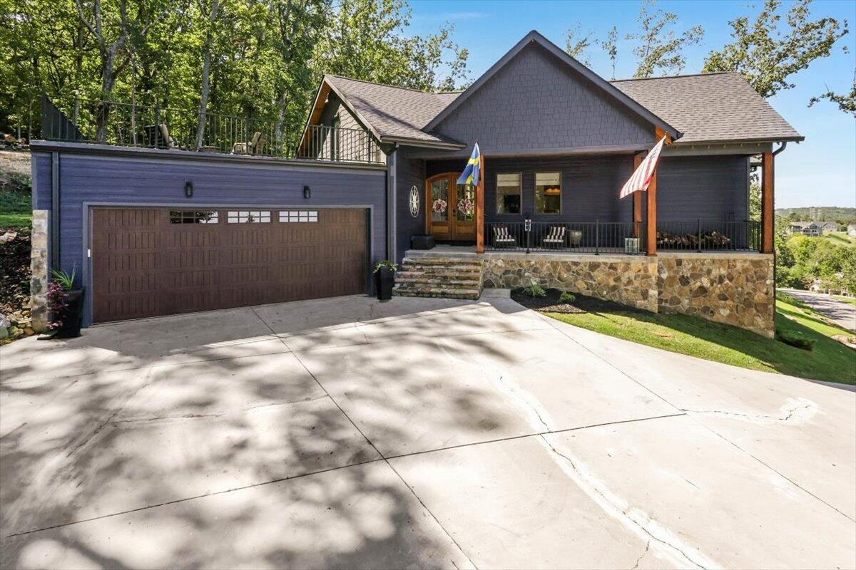 9934 Caseview Drive Property Photo 4