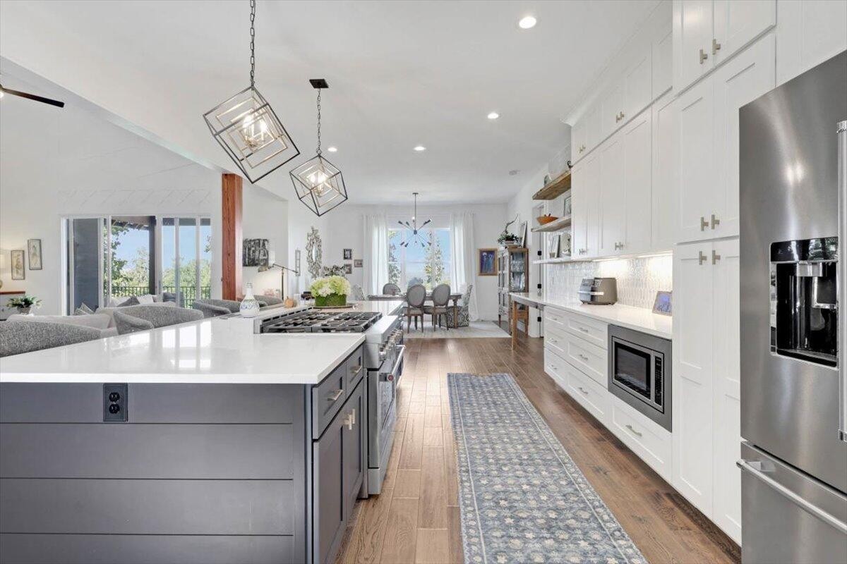 9934 Caseview Drive Property Photo 15