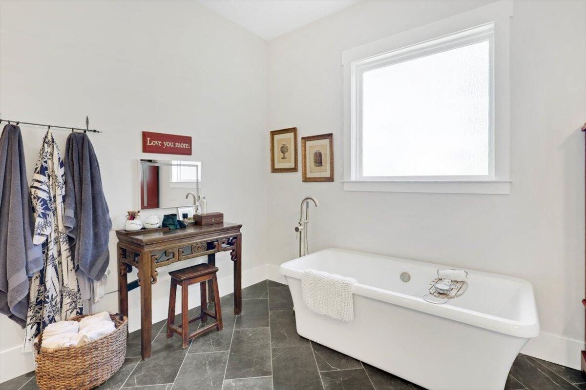 9934 Caseview Drive Property Photo 27