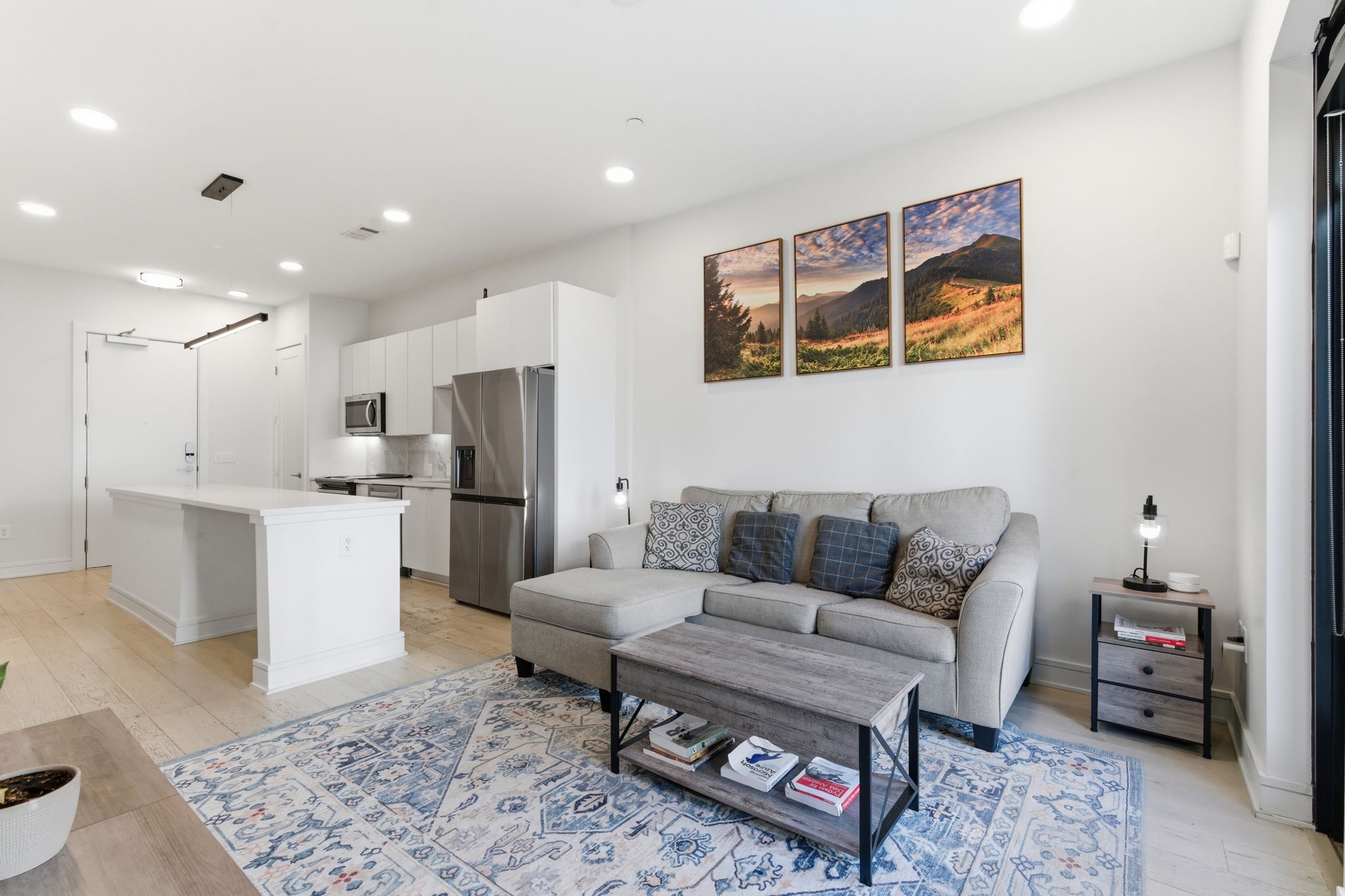1001 Scovel St Property Photo 1