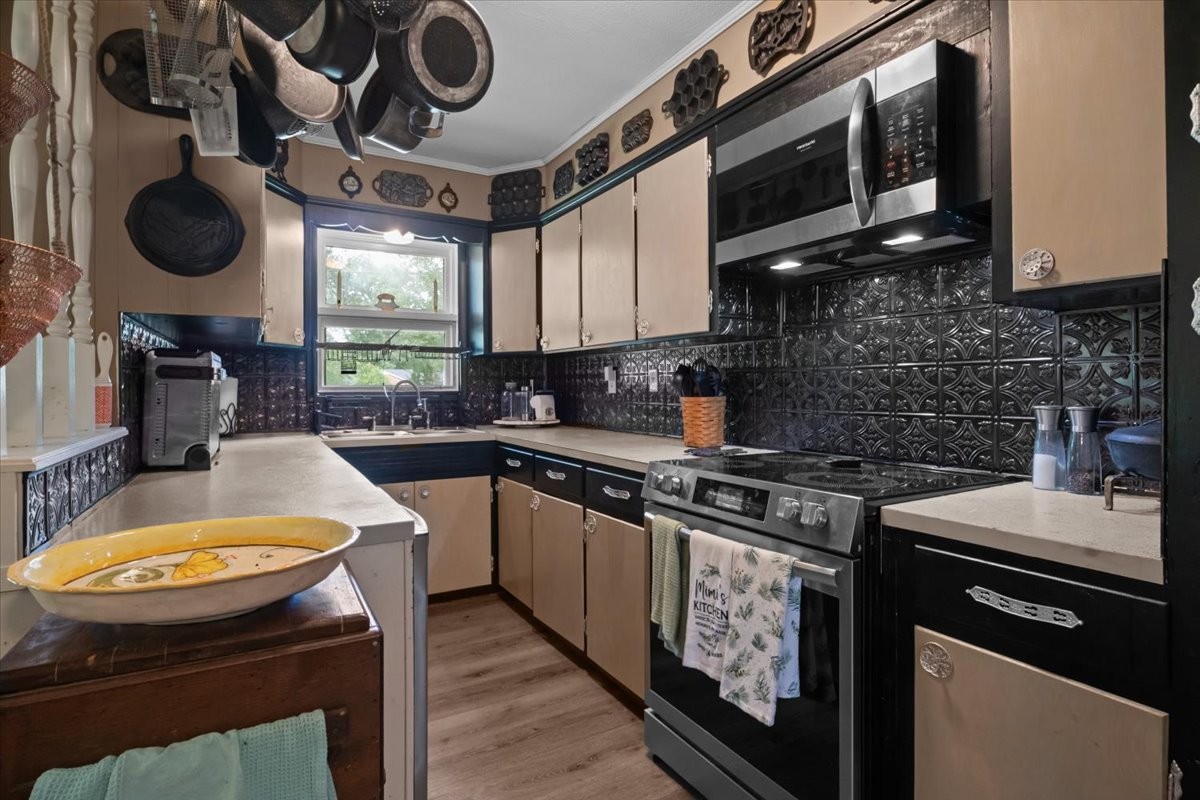 4670 Highway 69a Property Photo 6