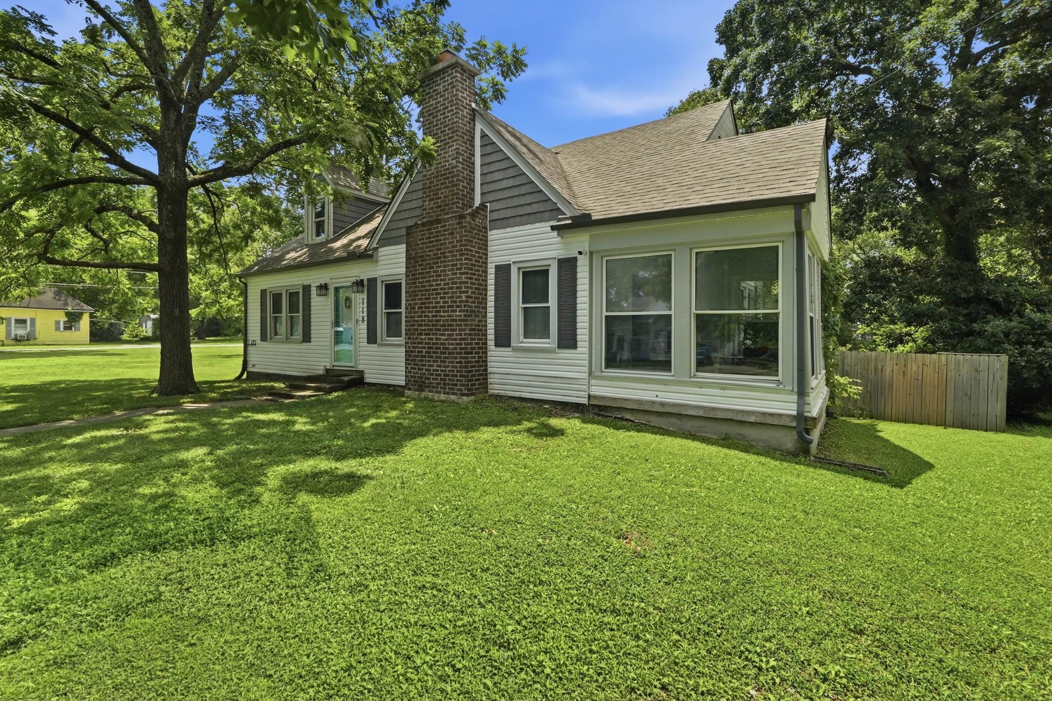 118 Boyette Ave Property Photo 1