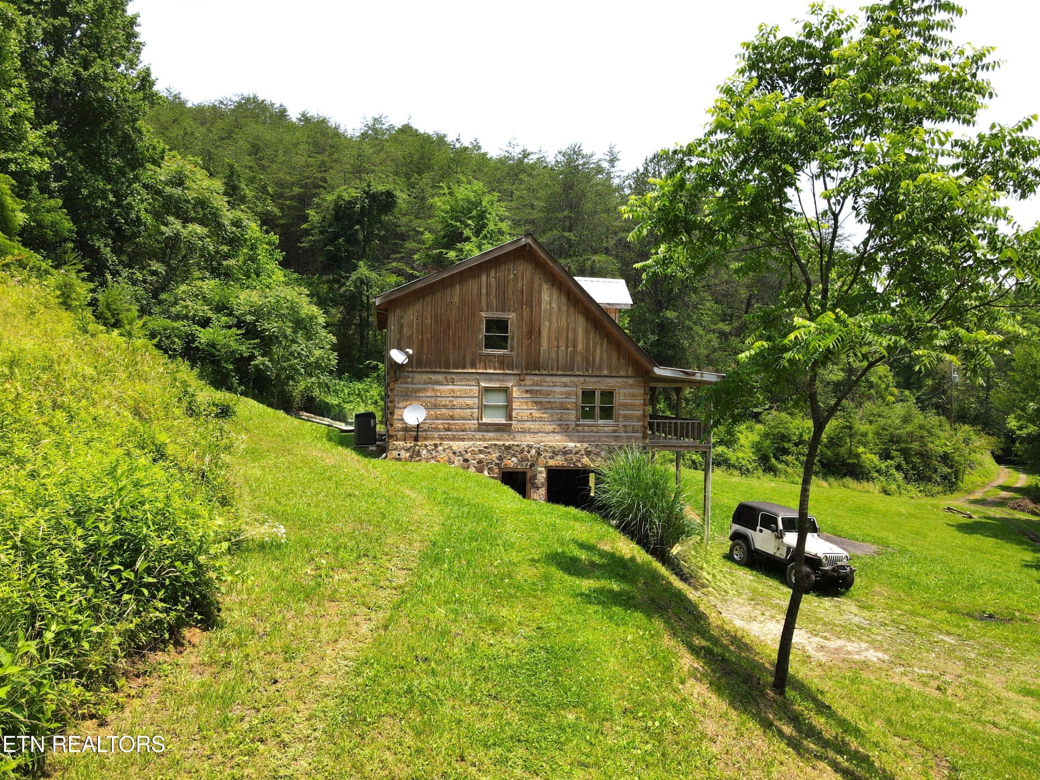 453 Trentham Hollow Rd Property Photo 3