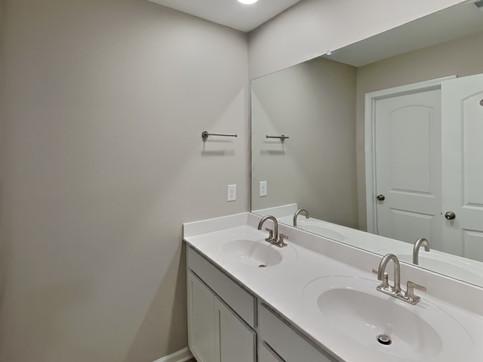 247 Millbrook Drive, W Property Photo 14