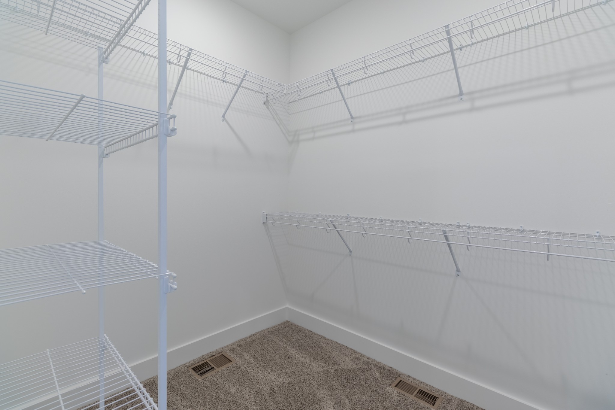 2060 Beverly Ct Property Photo 24