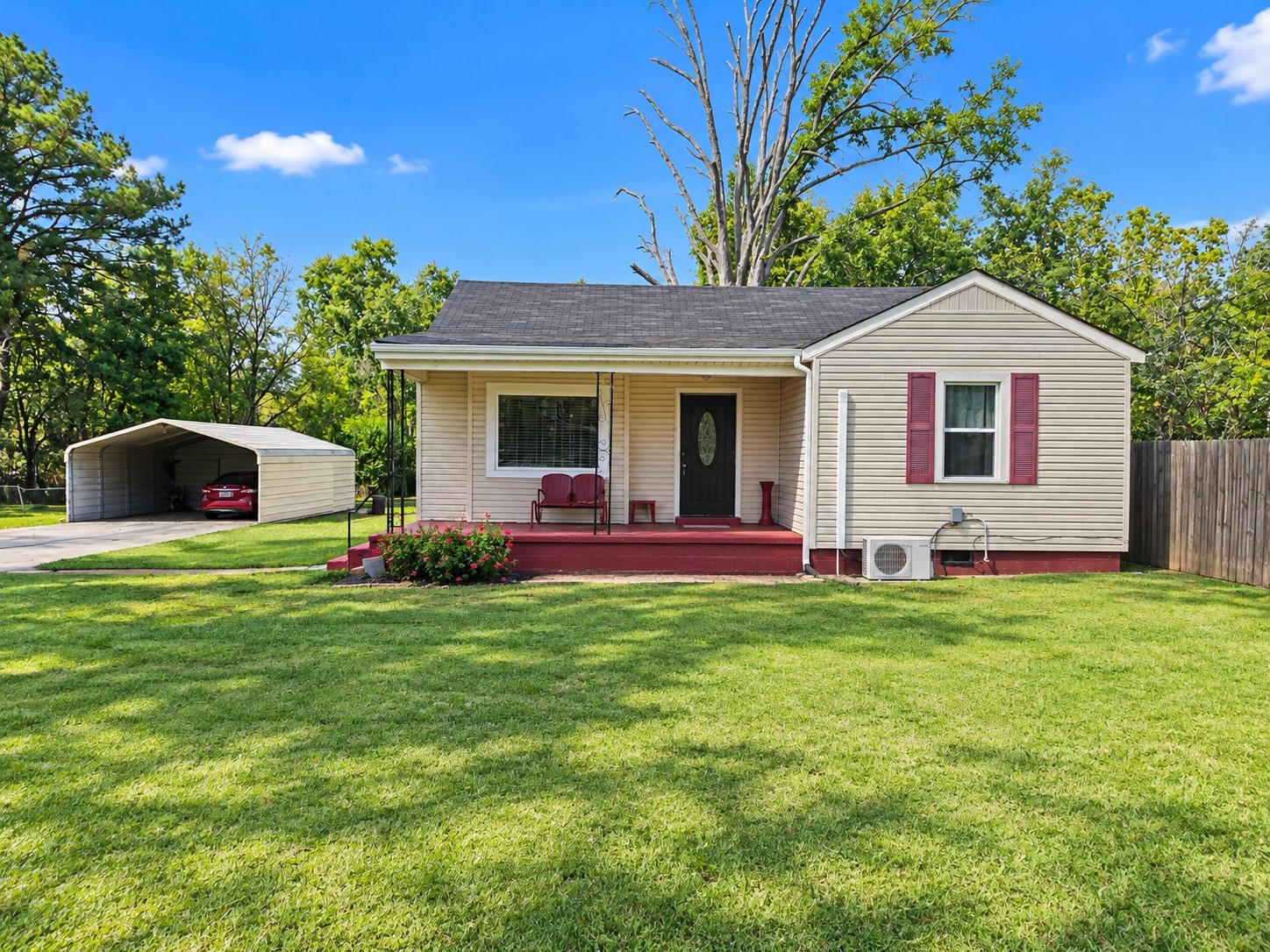 286 Hillcrest Circle Dr Property Photo 1