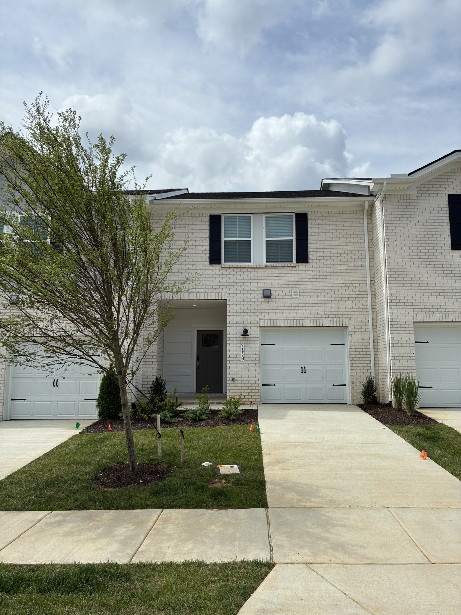 7138 Cedarcrest Ln
