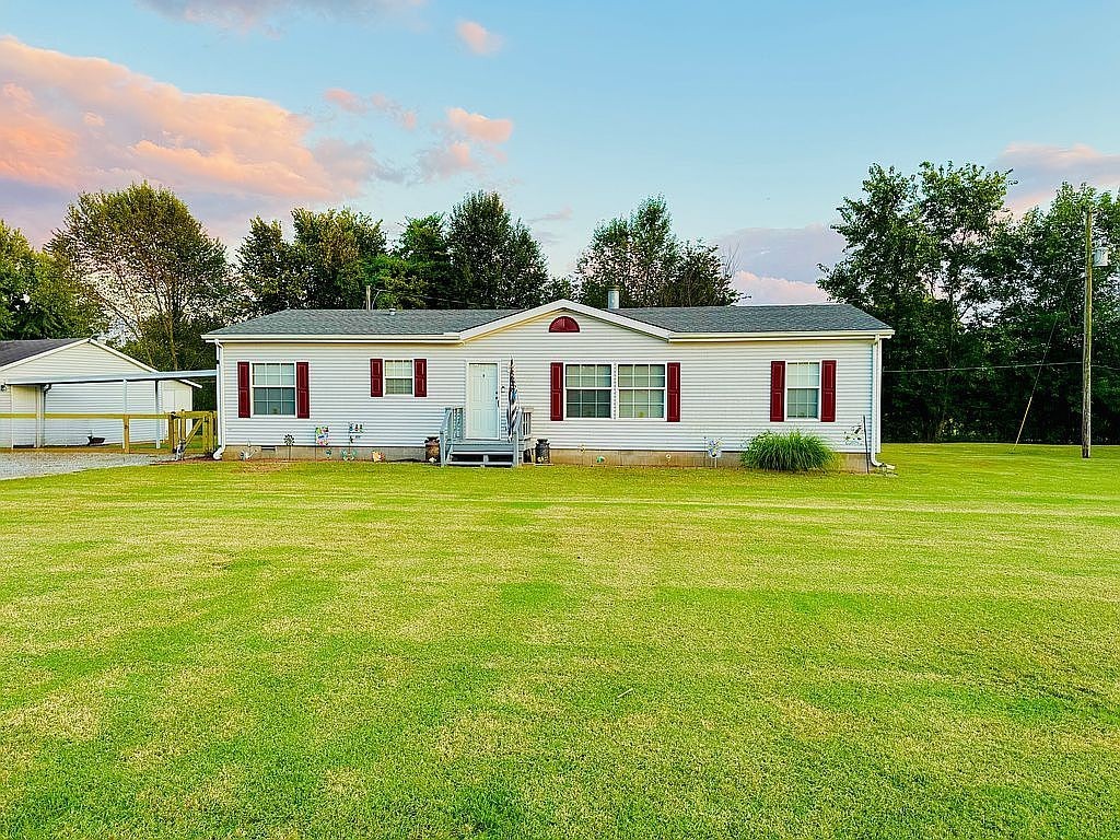 3351 E State Line Rd Property Photo 1