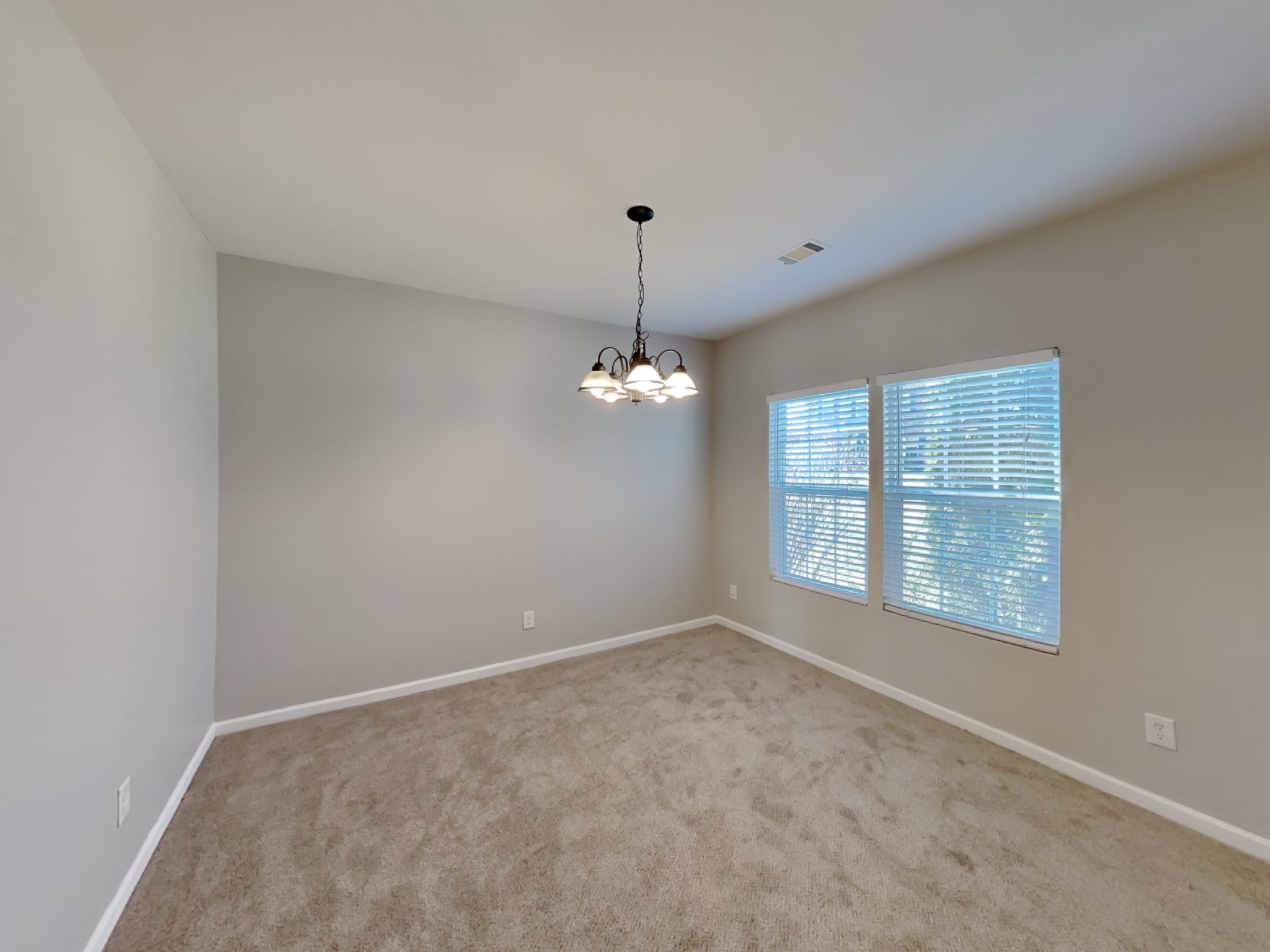1024 Daniel Ln Property Photo 3