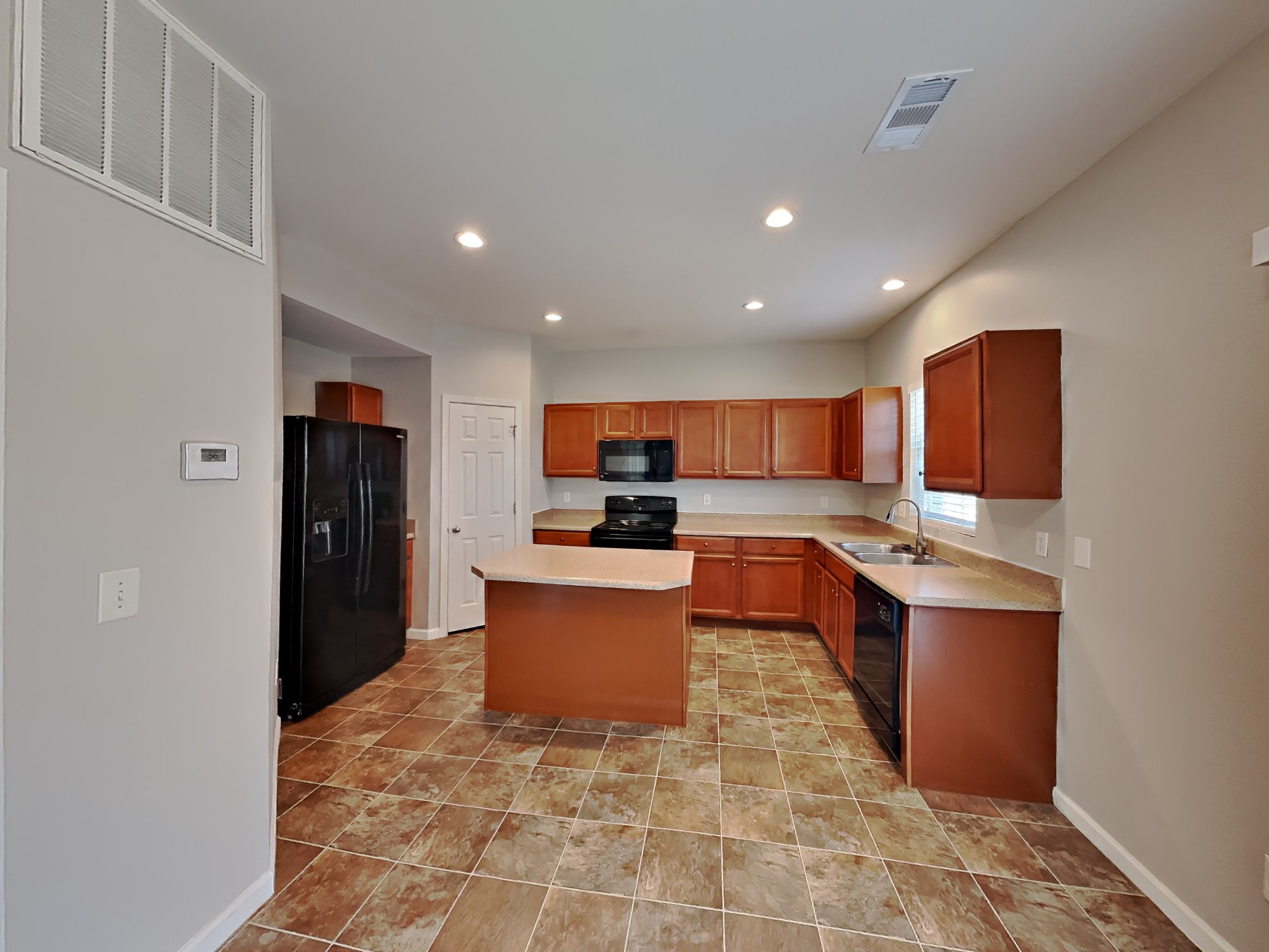 1024 Daniel Ln Property Photo 4